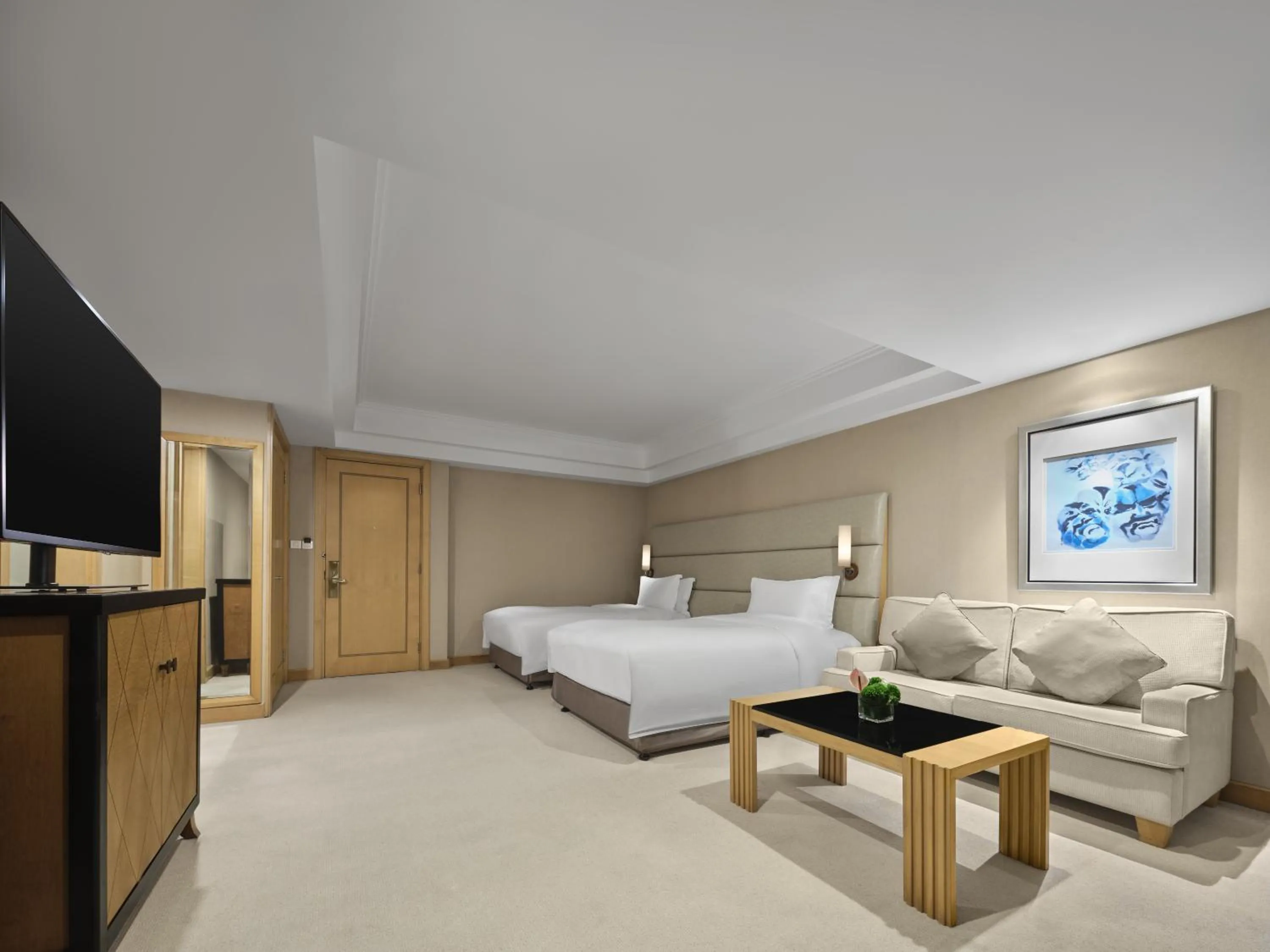 Photo of the whole room, Bed in DoubleTree by Hilton Shanghai Pudong - Present welcome cookie