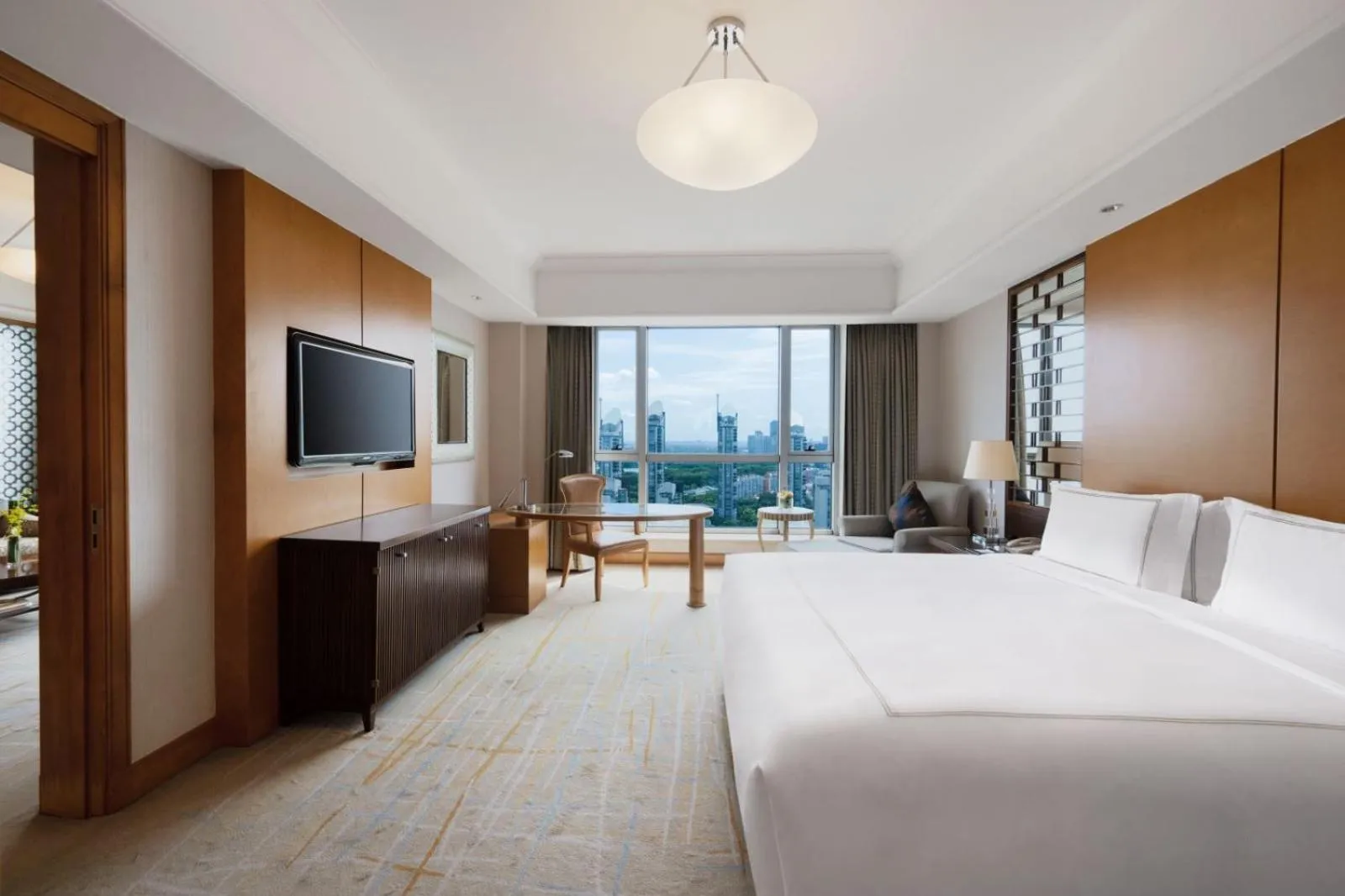 Bedroom, Bed in DoubleTree by Hilton Shanghai Pudong - Present welcome cookie