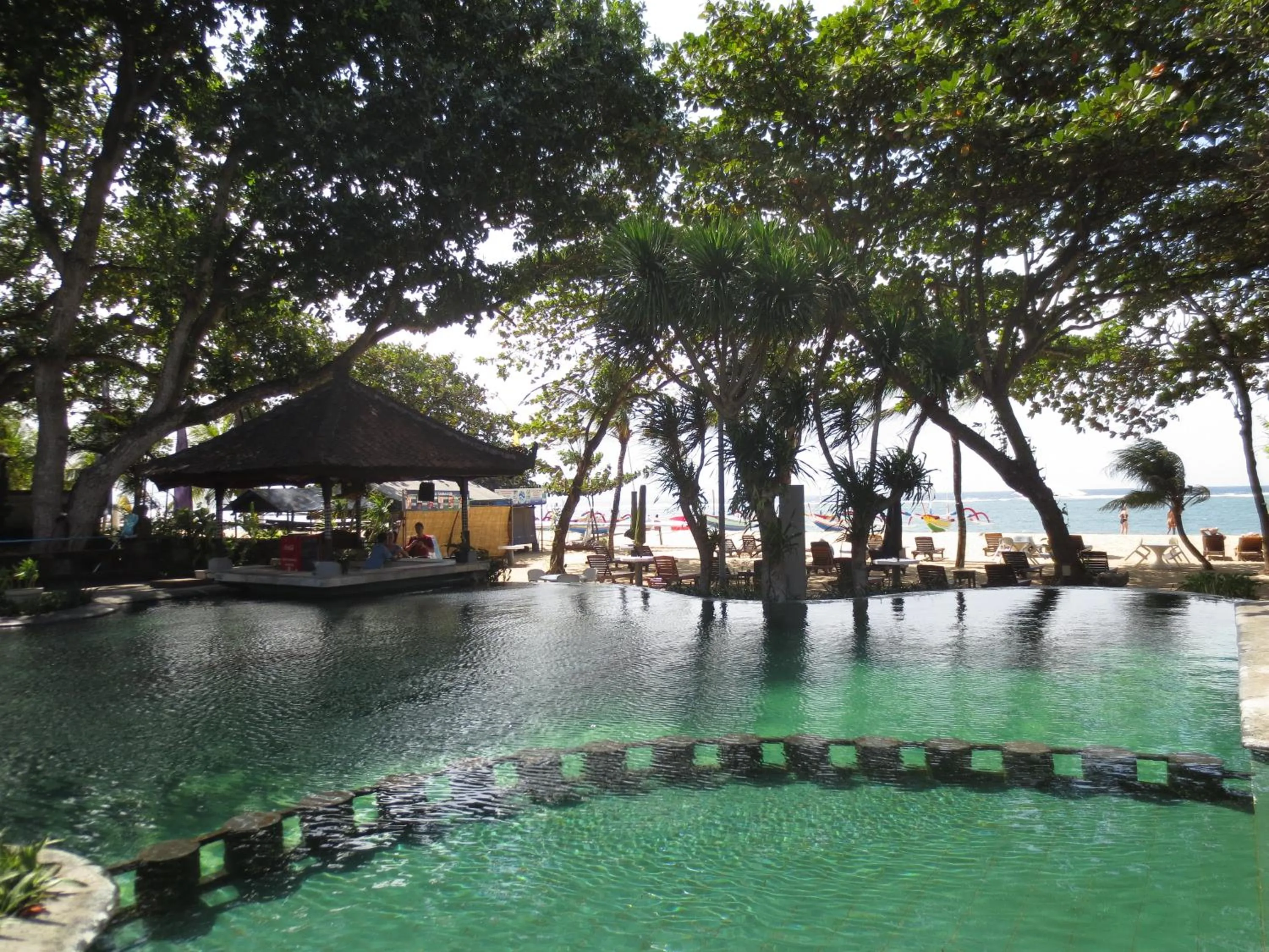 Swimming pool in Besakih Beach Hotel