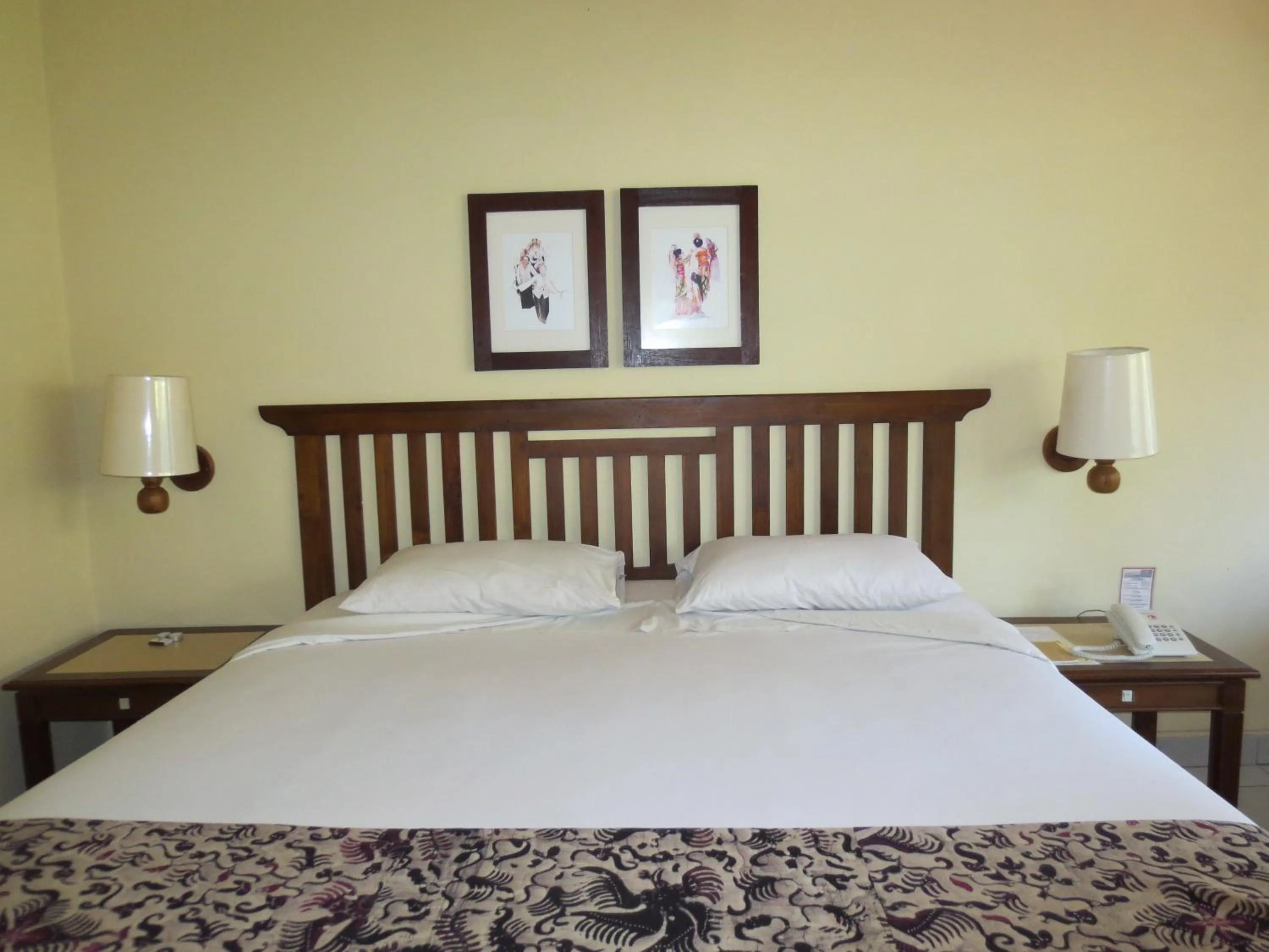 Bed in Besakih Beach Hotel