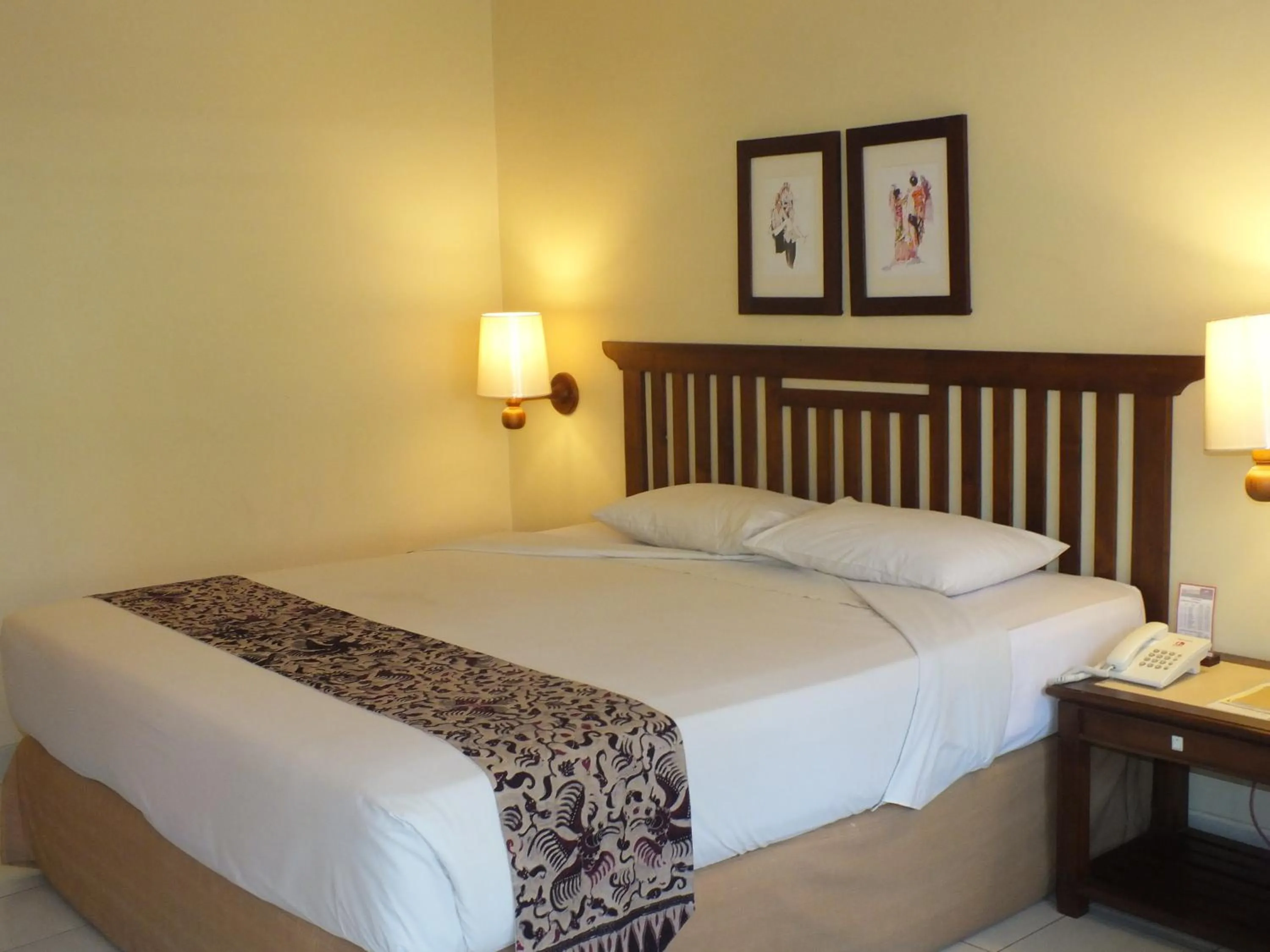 Bed in Besakih Beach Hotel