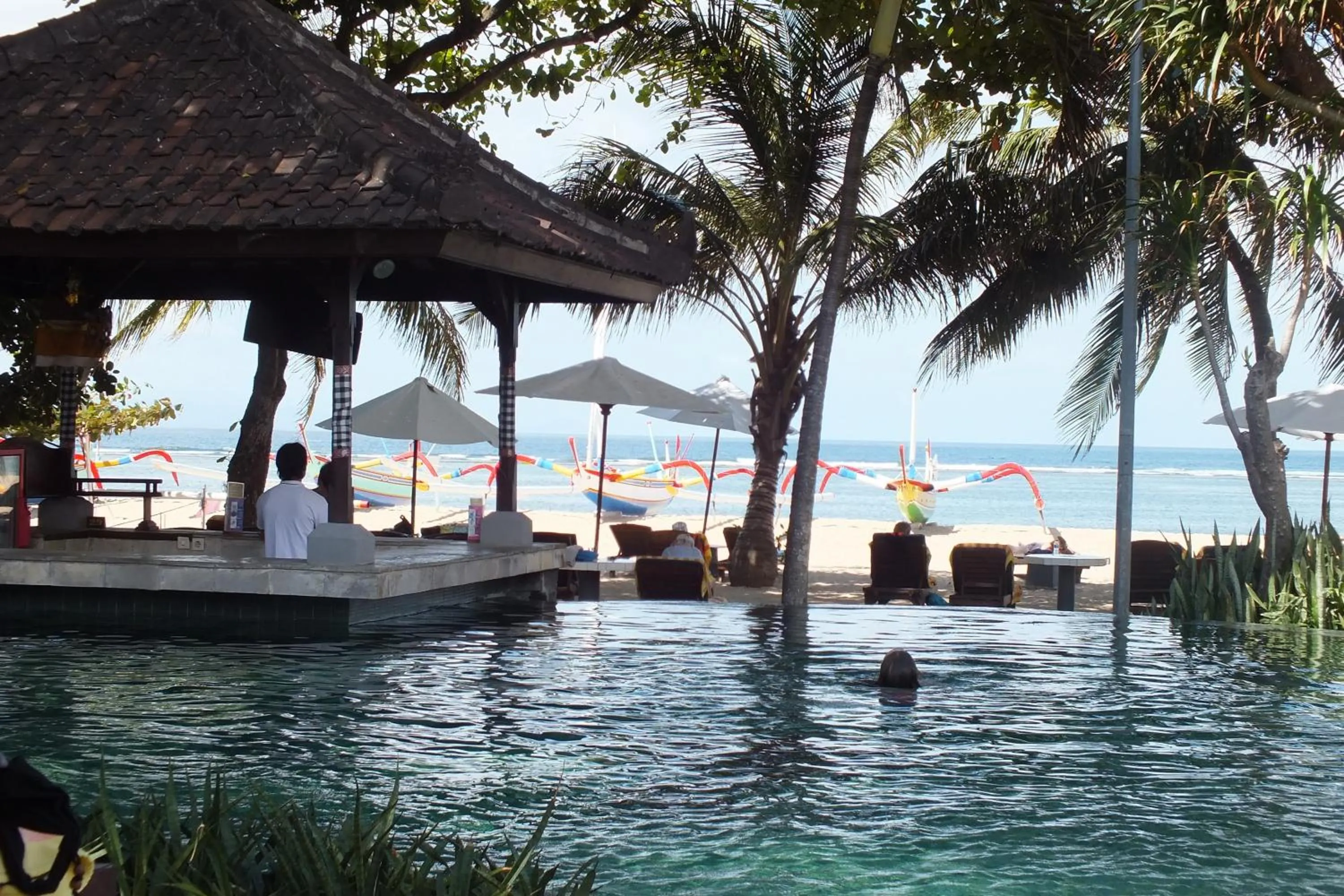 Swimming pool in Besakih Beach Hotel