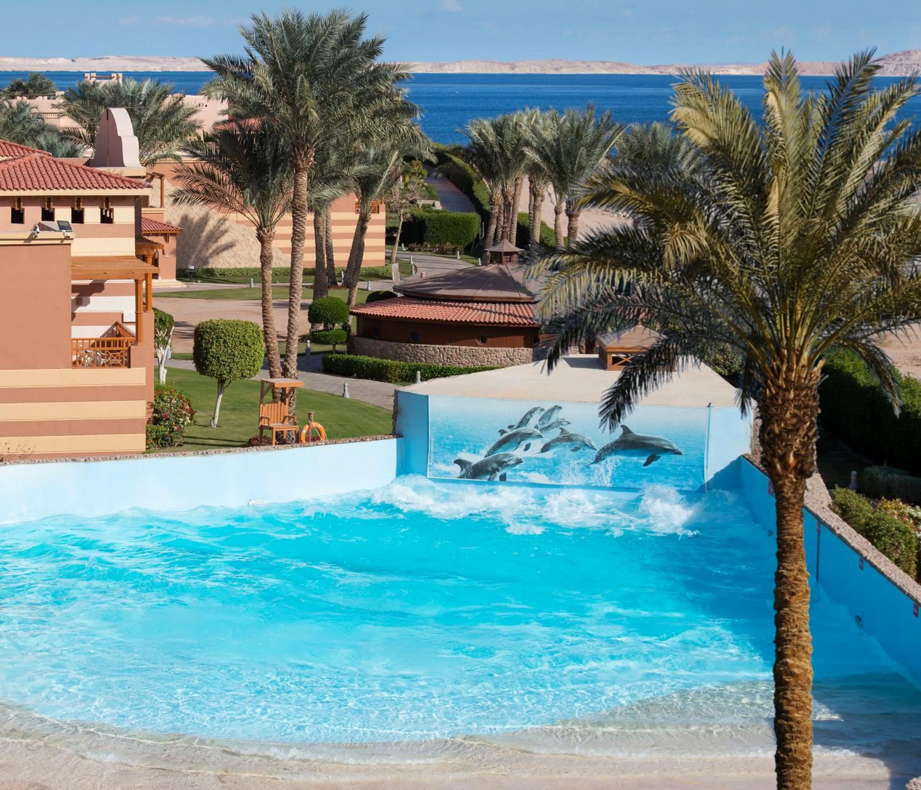 Swimming pool in Charmillion Gardens Aquapark