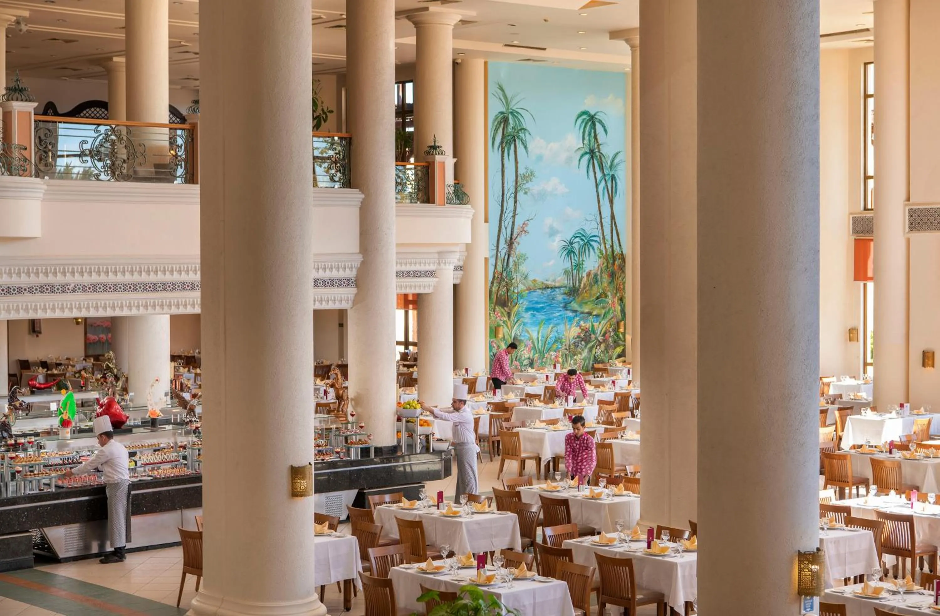 Restaurant/places to eat in Charmillion Club Resort