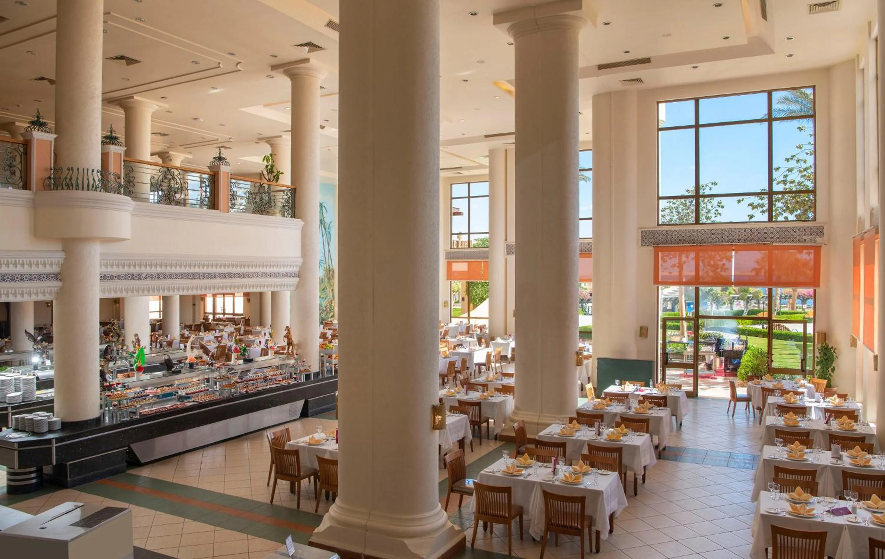 Restaurant/places to eat in Charmillion Club Resort