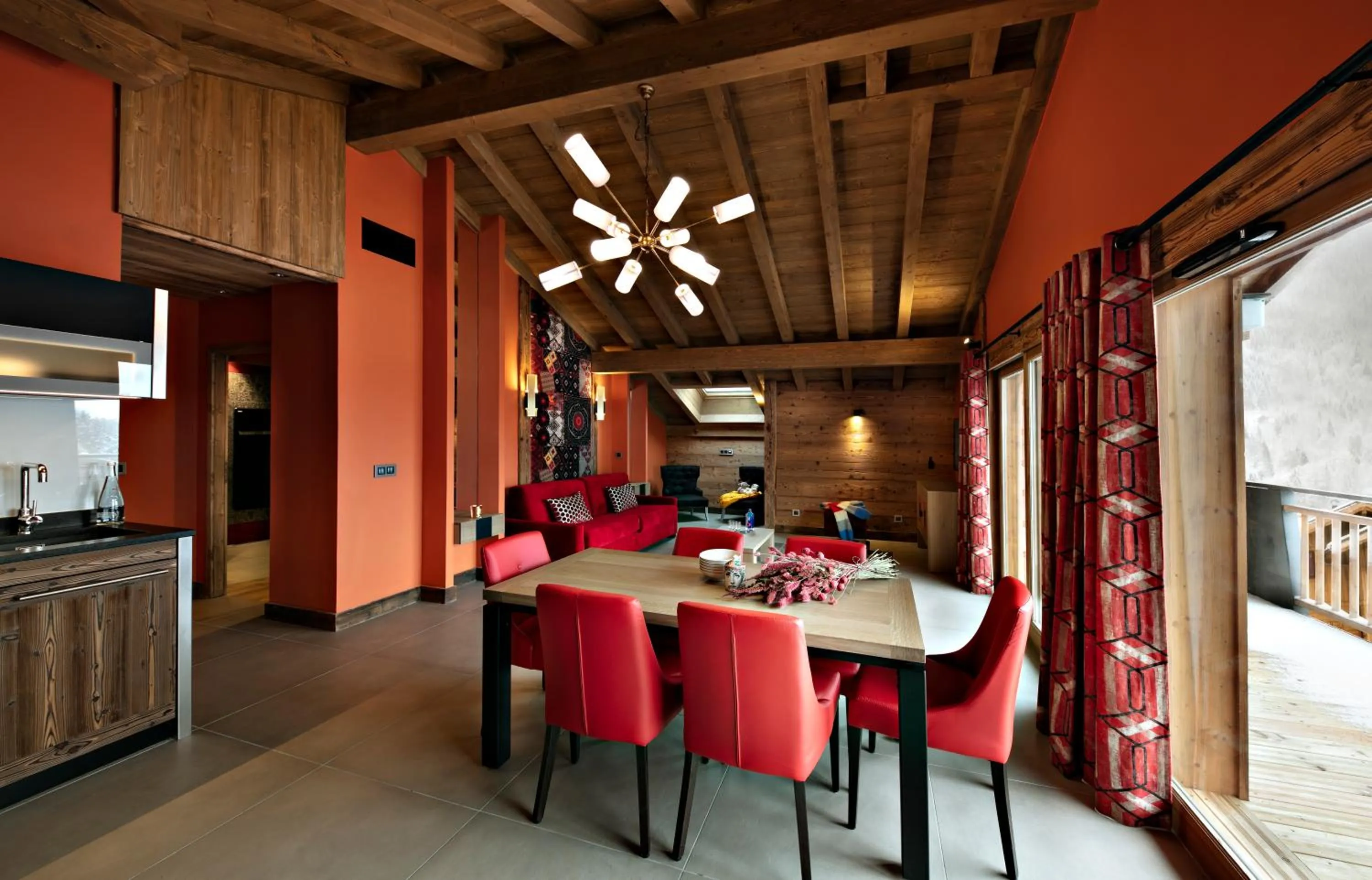 Kitchen or kitchenette in MGM Hôtels & Résidences - Hôtel Les Suites d'Alexane