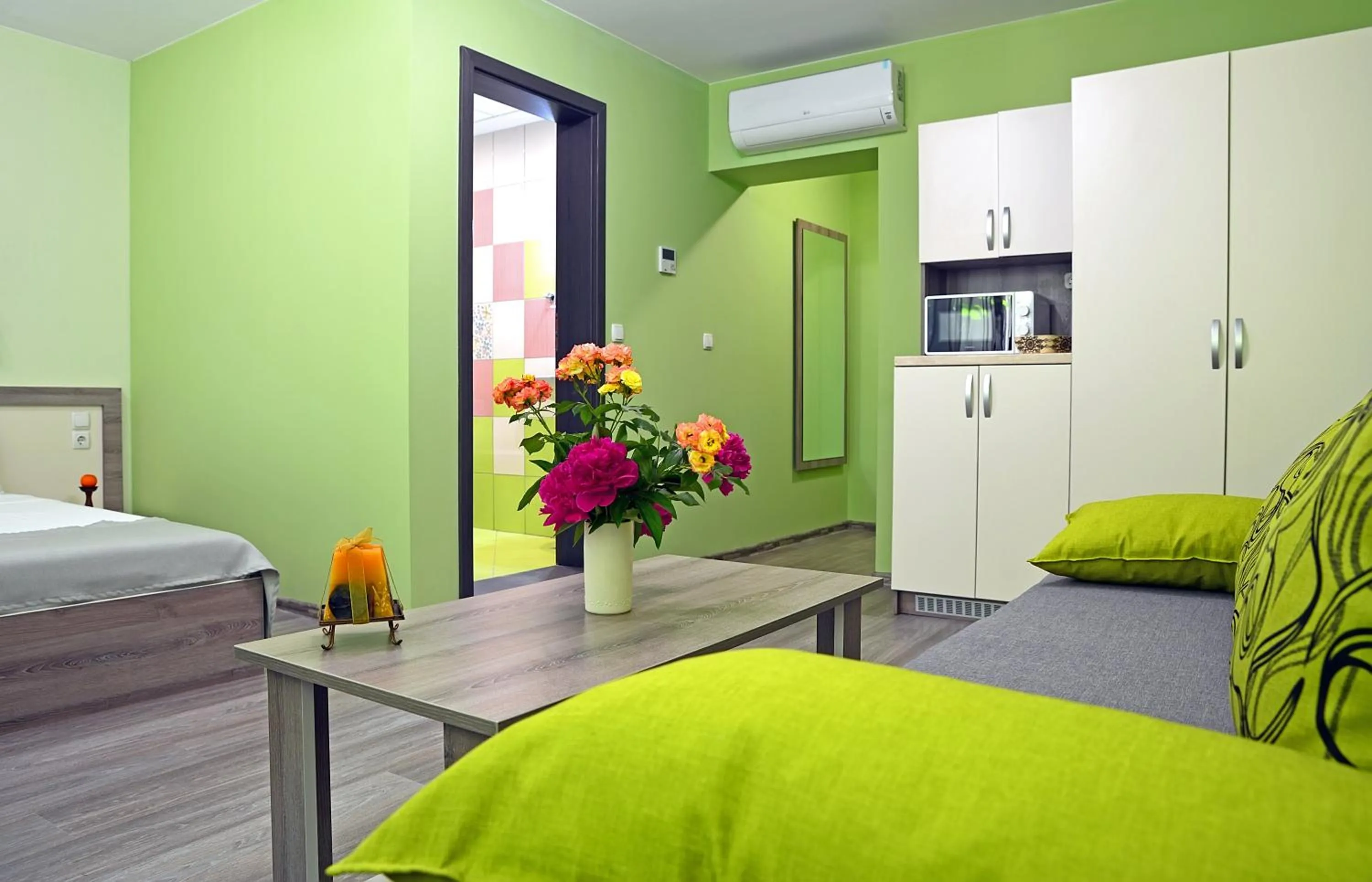 Toilet, Bed in Visito Aparthouse