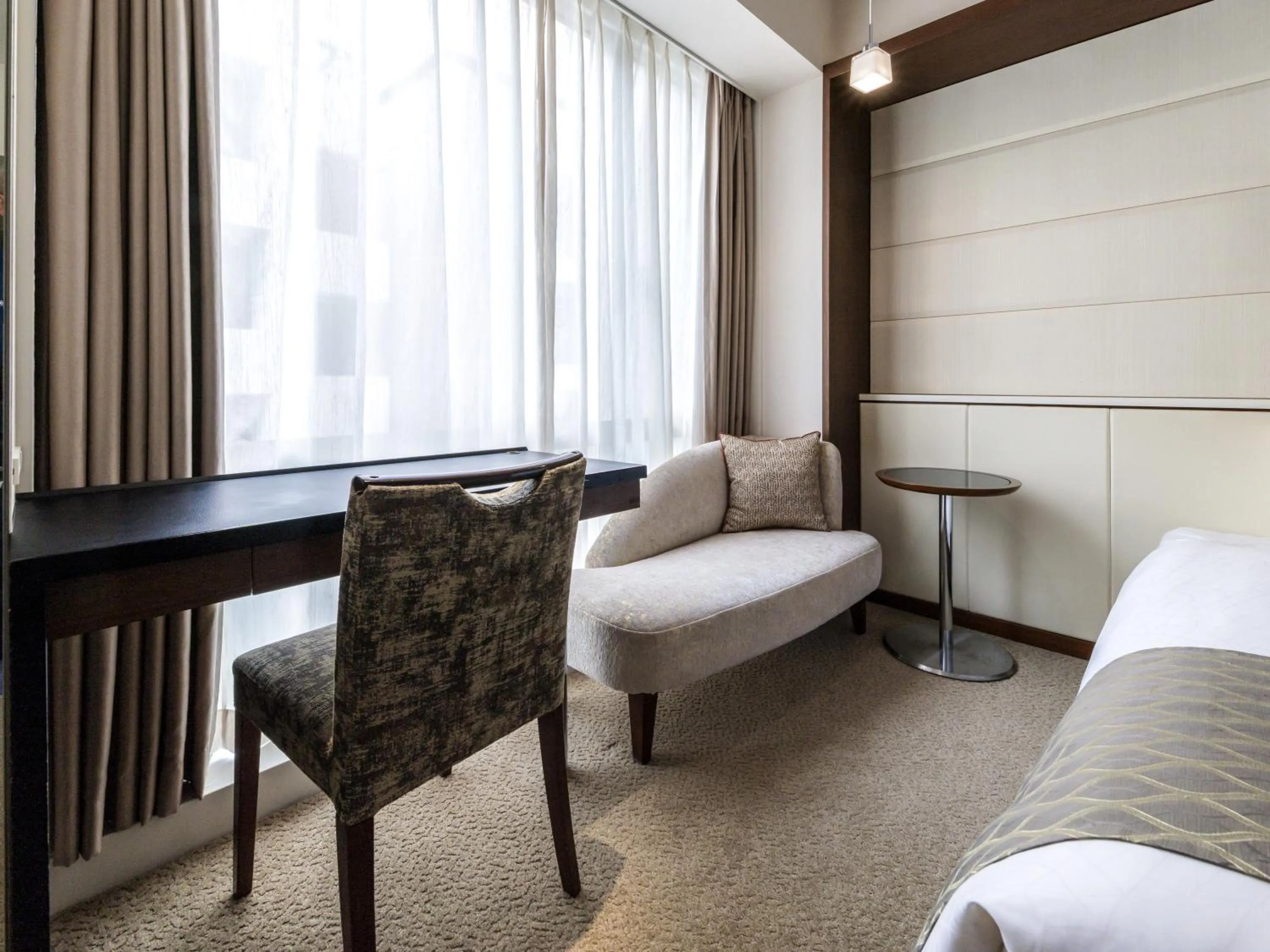 Photo of the whole room, Bed in Solaria Nishitetsu Hotel Ginza