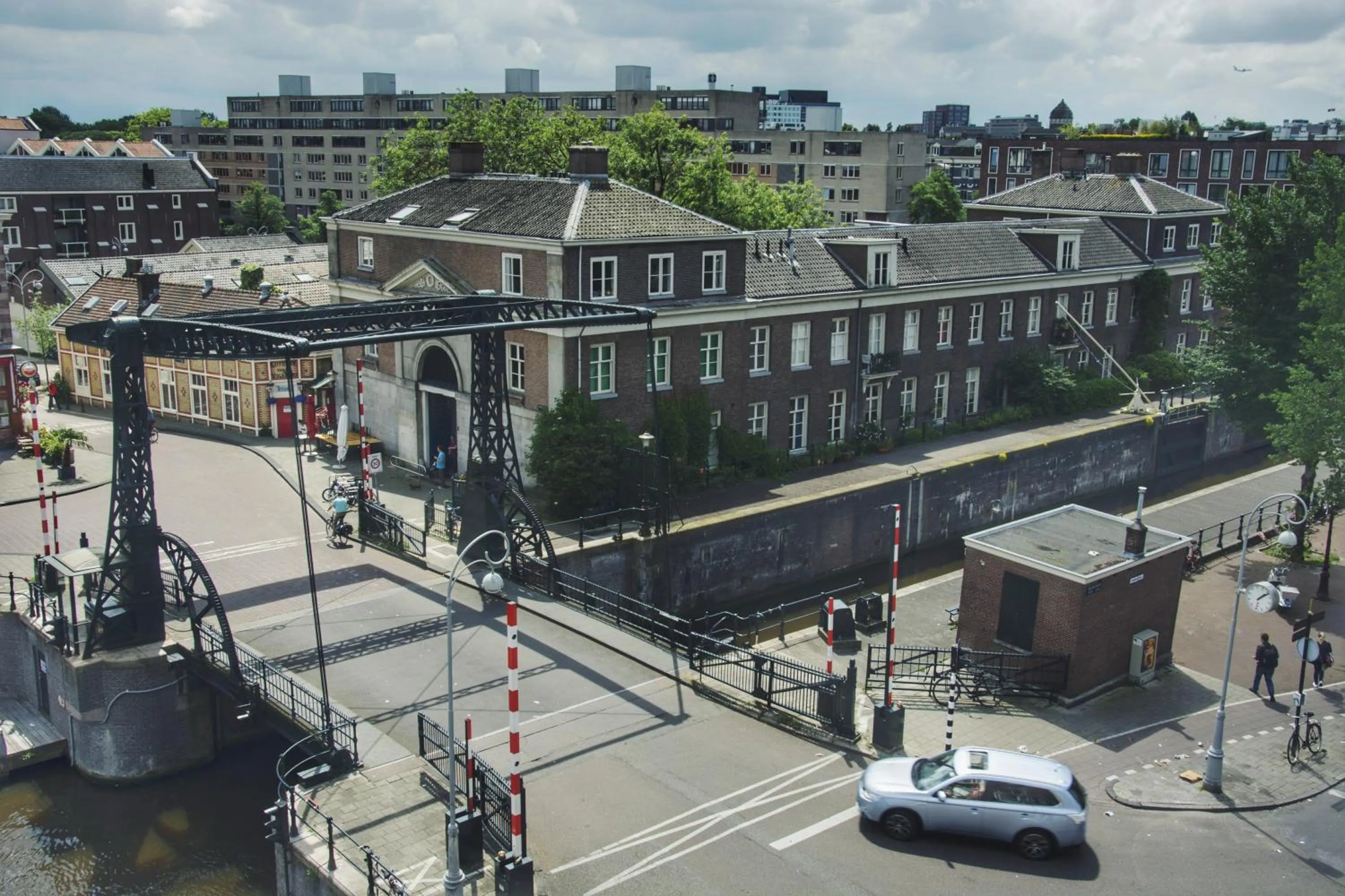 City view in Canal House Inn