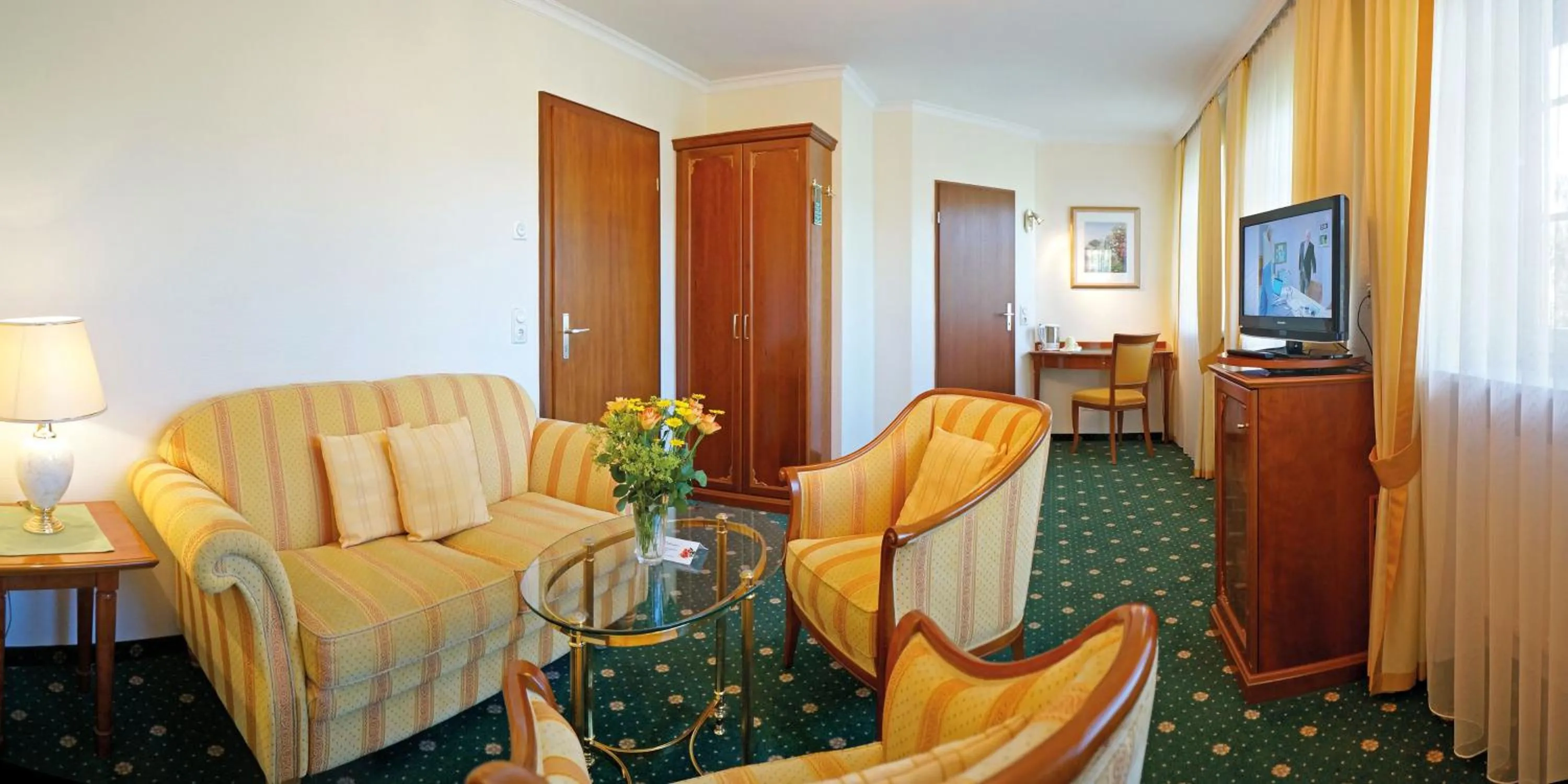 Seating area in Hotel Sacher-Stoiber