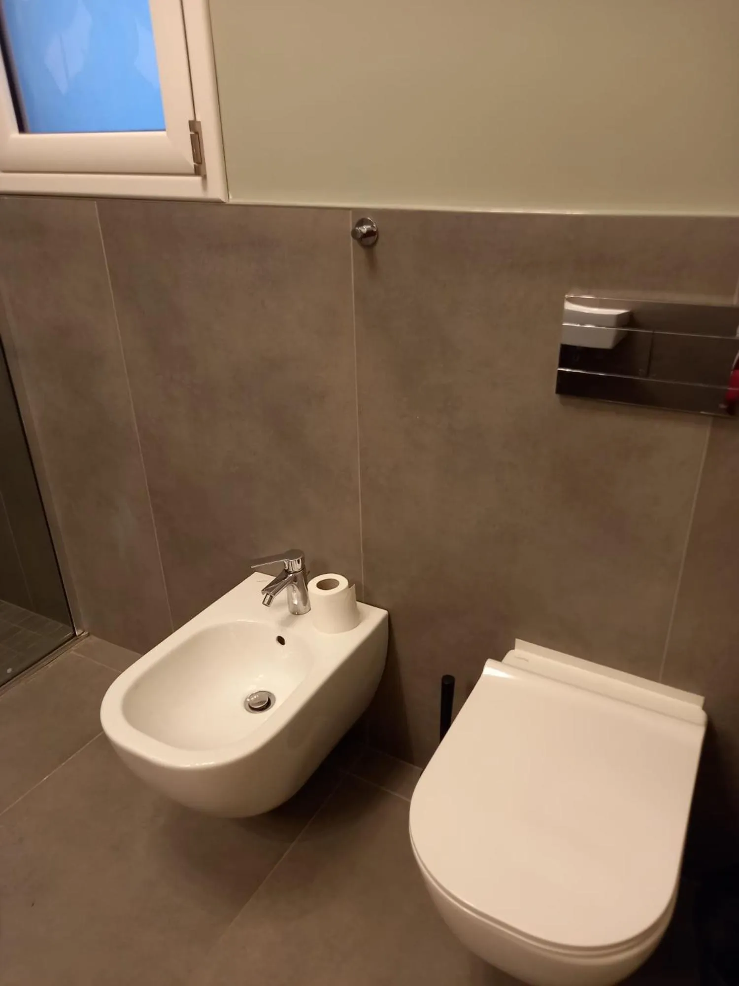 Toilet in RossoCorallo B&B