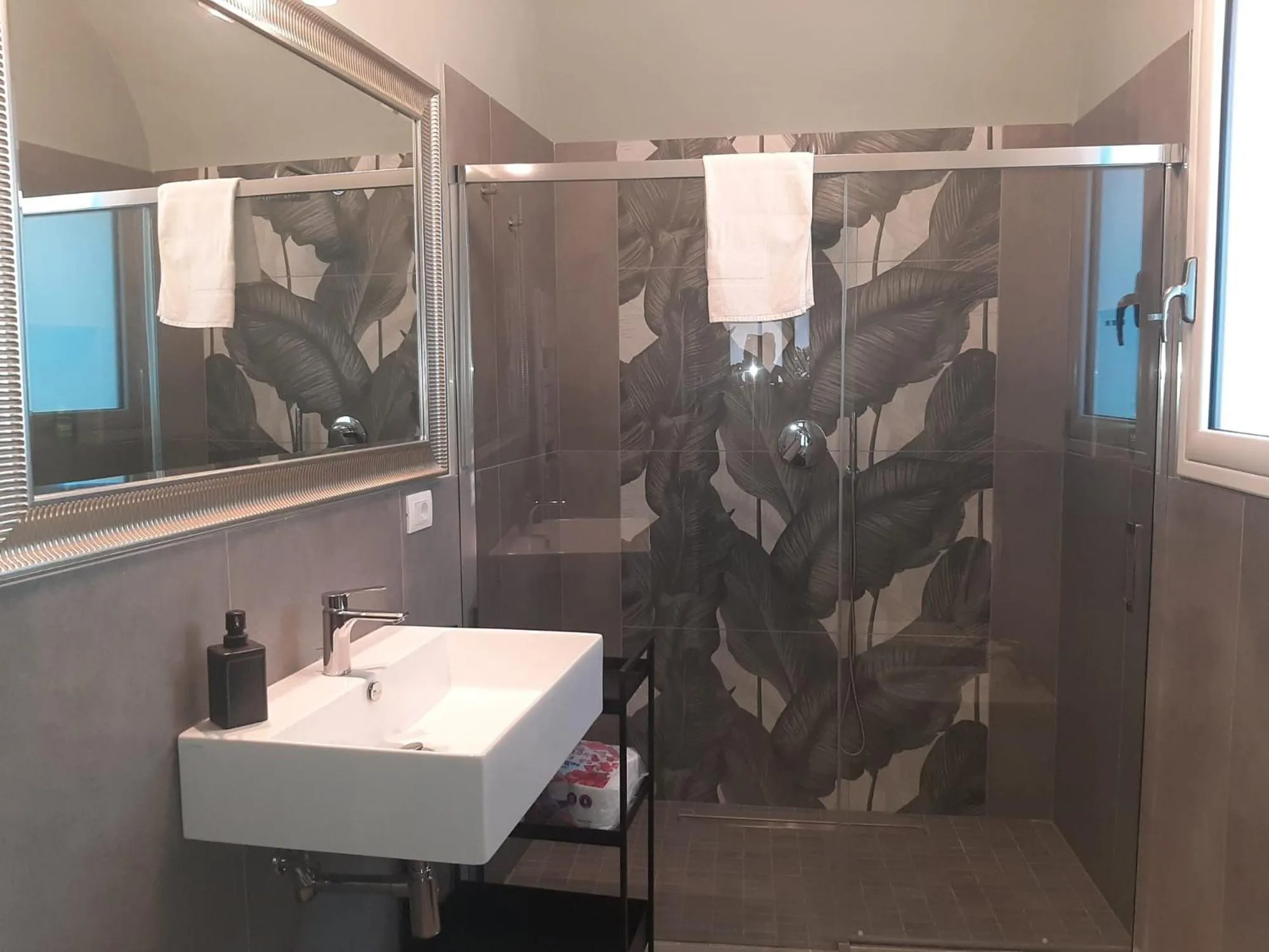 Bathroom in RossoCorallo B&B