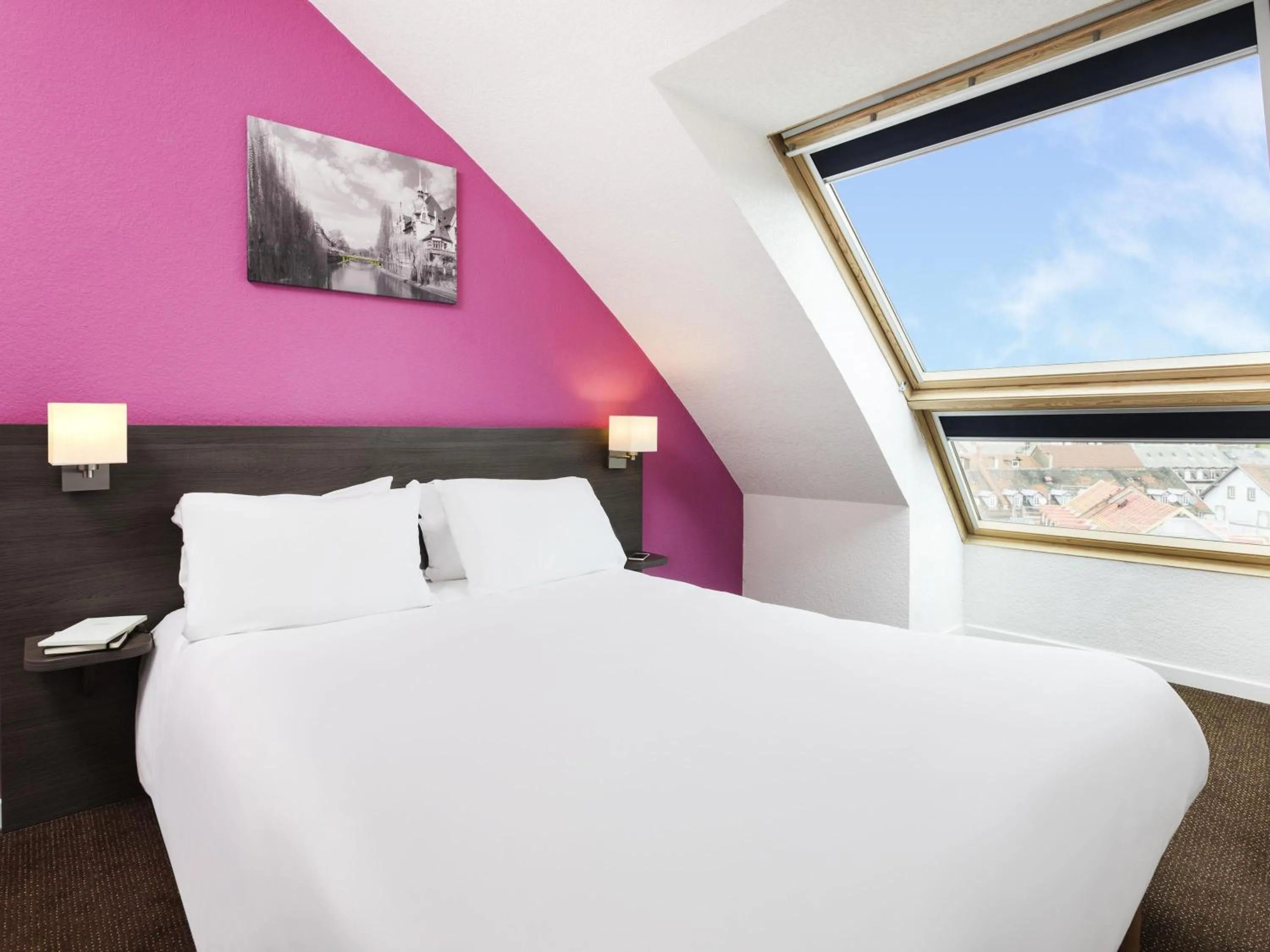 Bedroom, Bed in Aparthotel Adagio Access Strasbourg Petite France