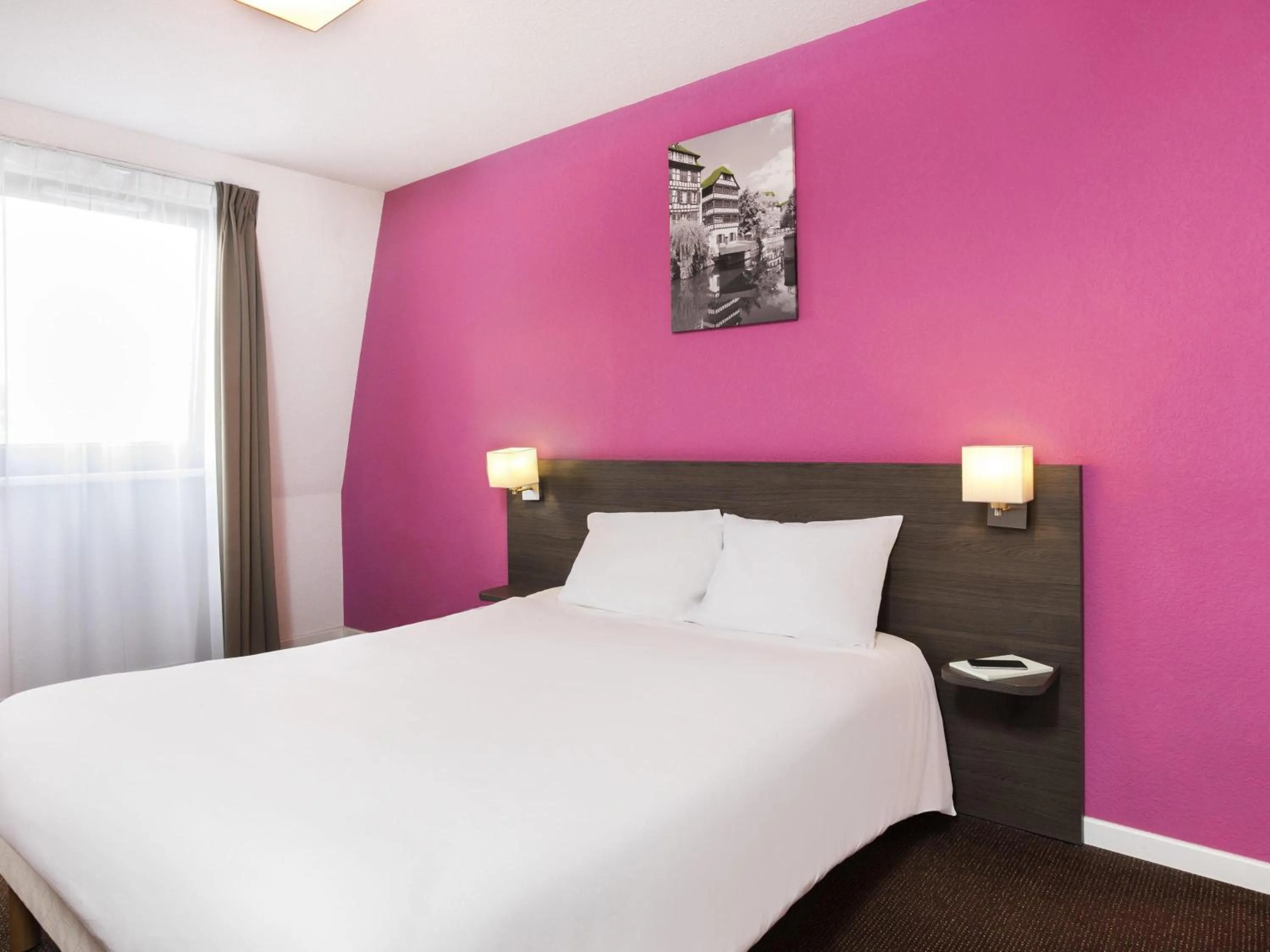 Bedroom, Bed in Aparthotel Adagio Access Strasbourg Petite France