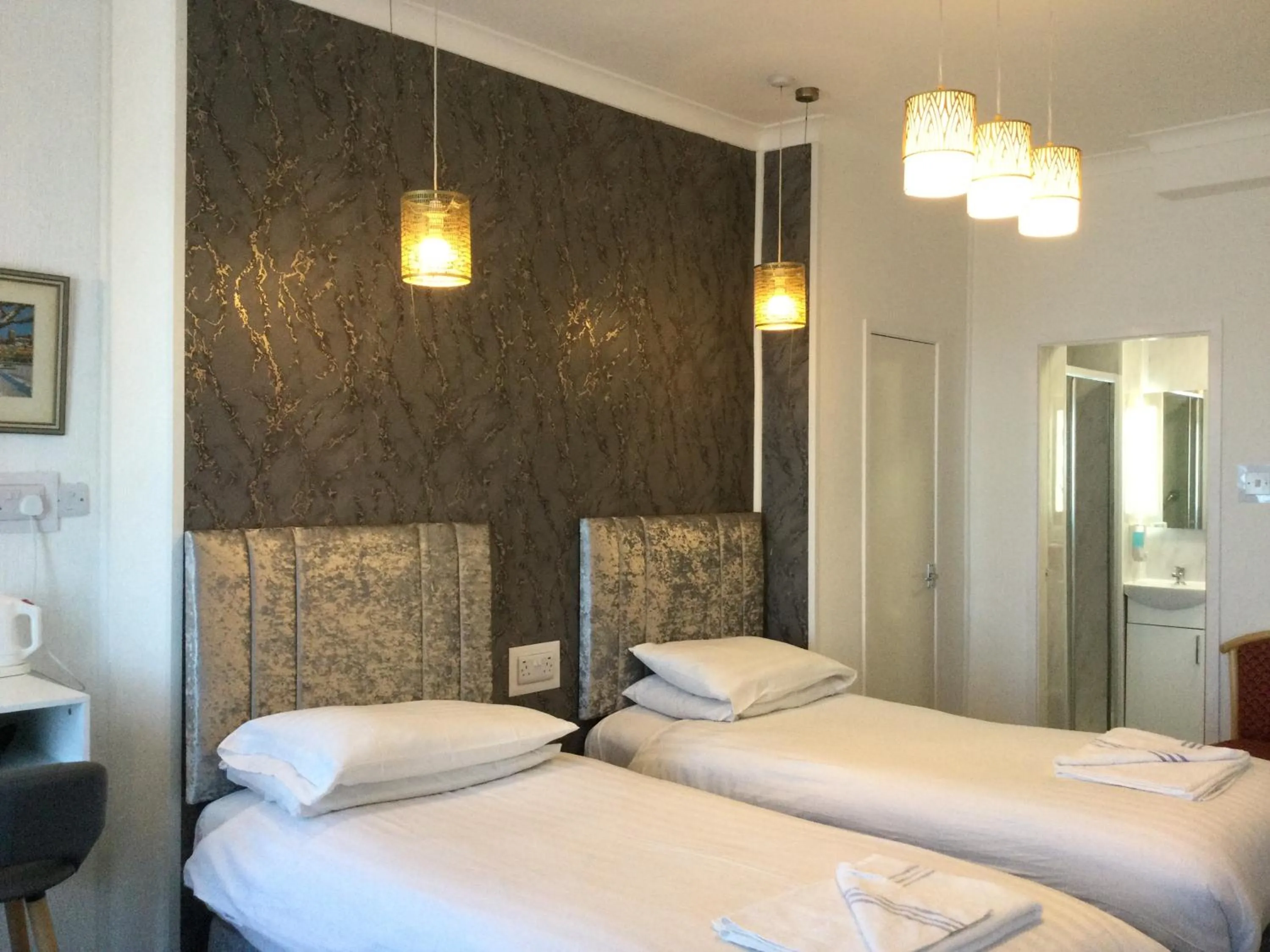 Bed in THE TREVONE, Llandudno