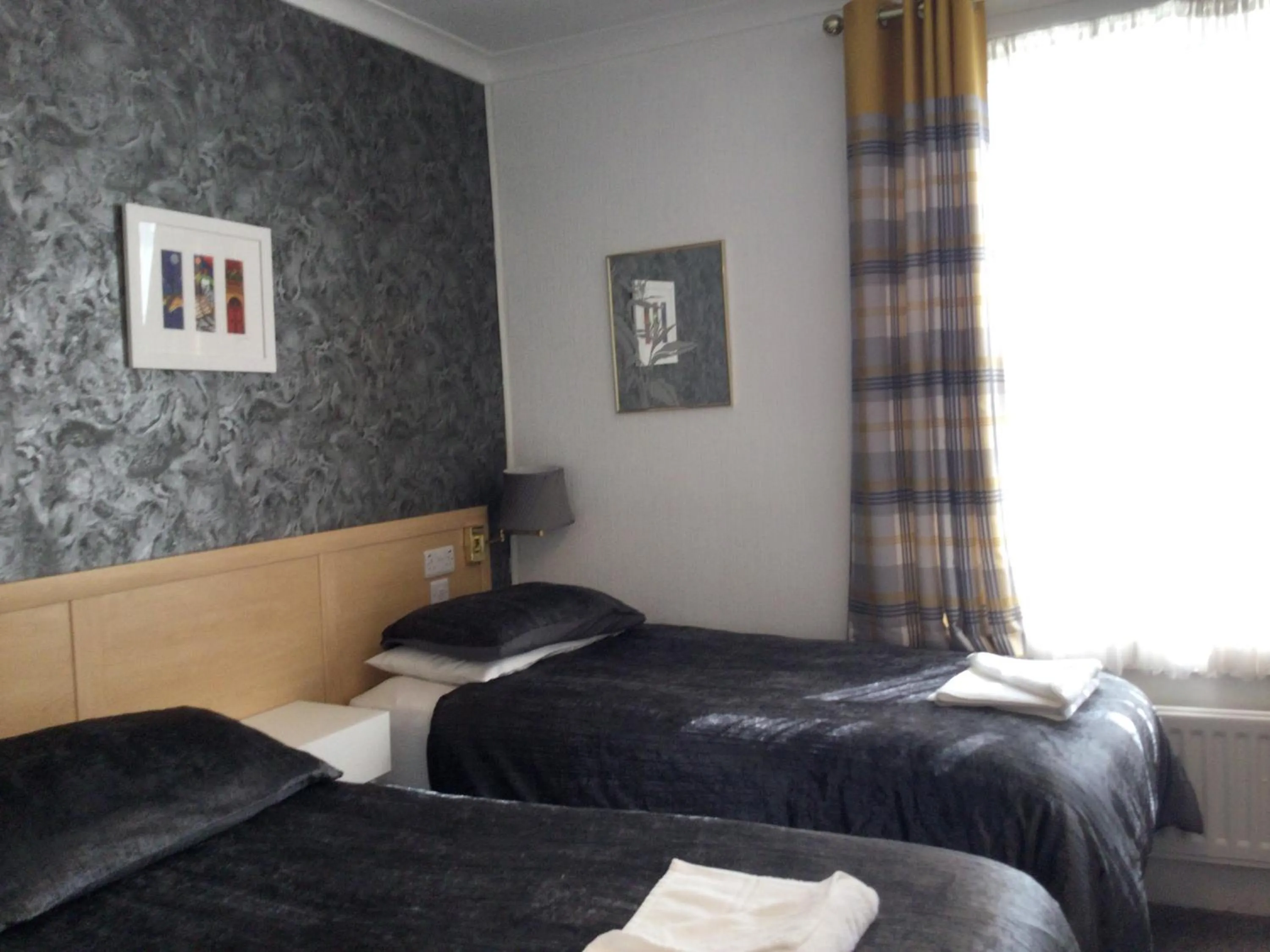 Bed in THE TREVONE, Llandudno