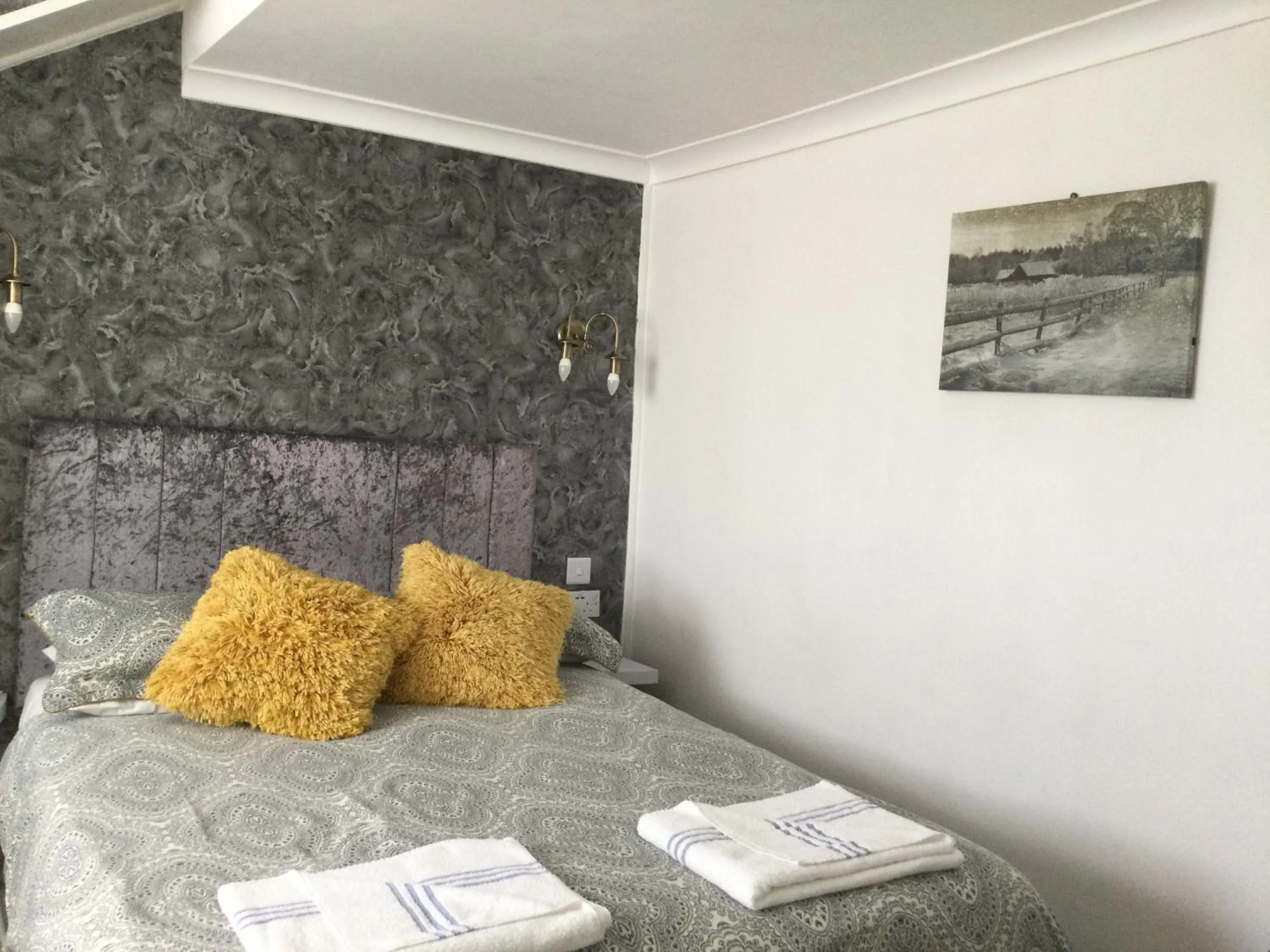 Bed in THE TREVONE, Llandudno