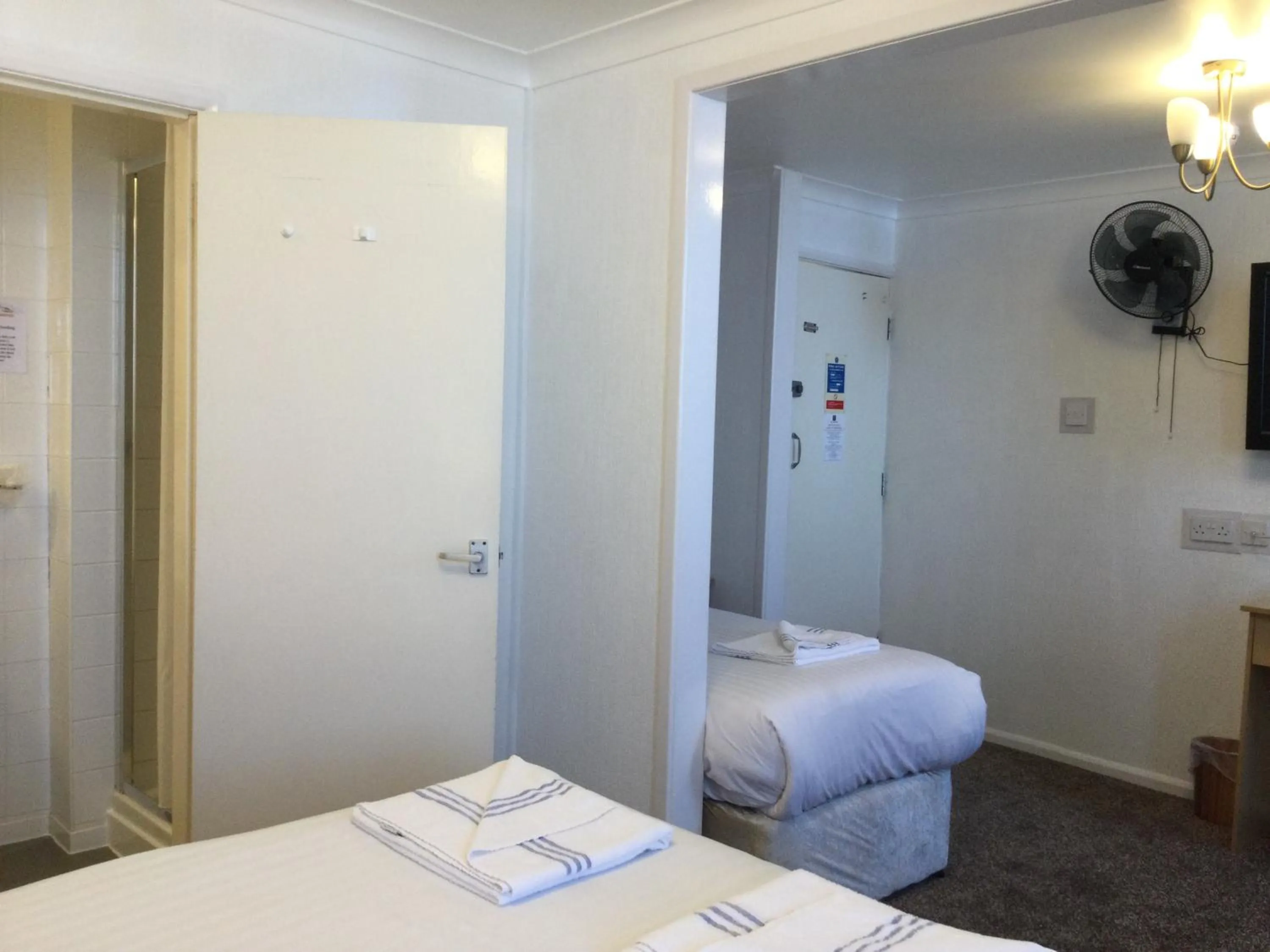 Bed in THE TREVONE, Llandudno