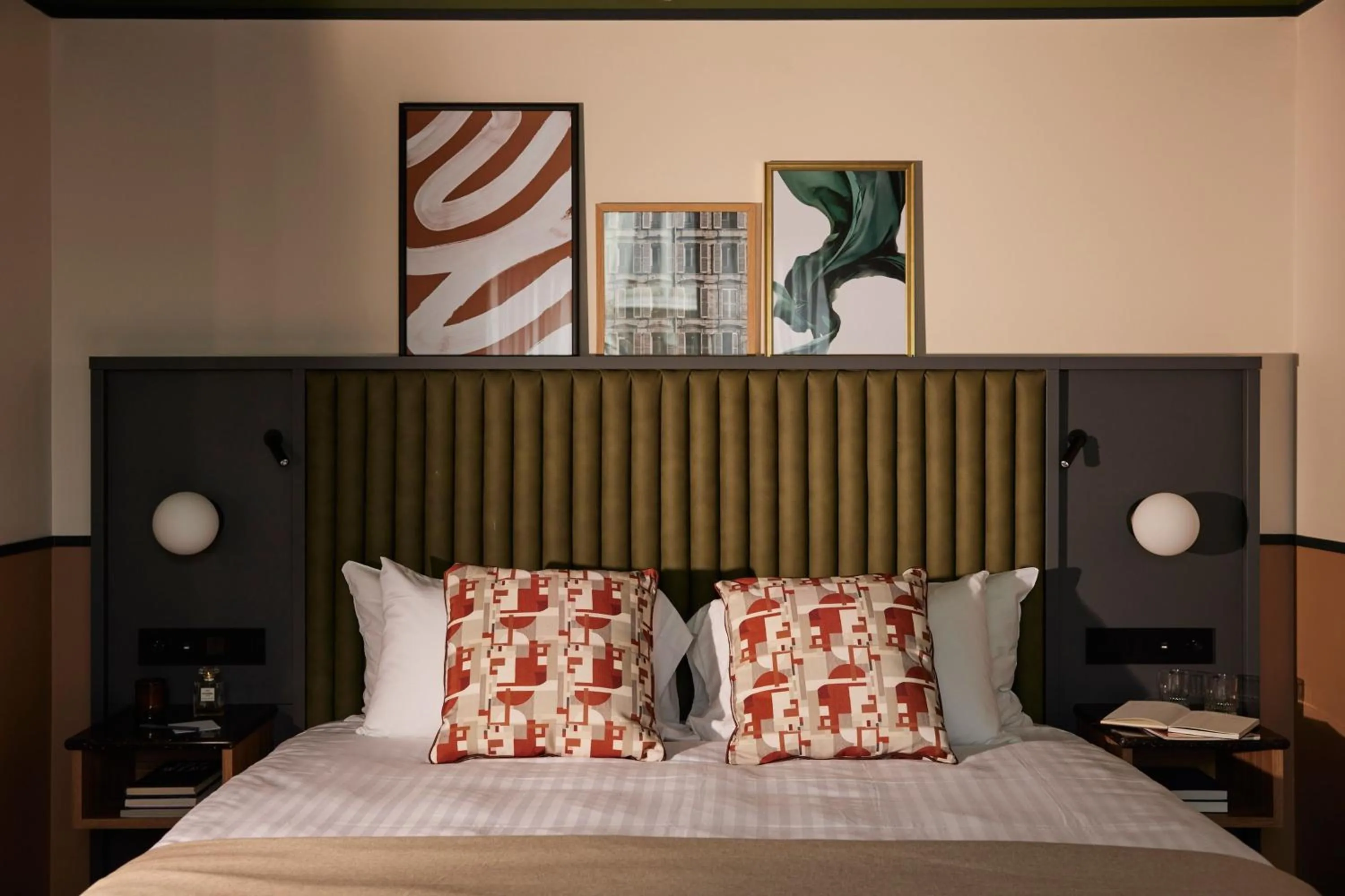 Photo of the whole room, Bed in Le Parchamp, a Tribute Portfolio Hotel, Paris Boulogne