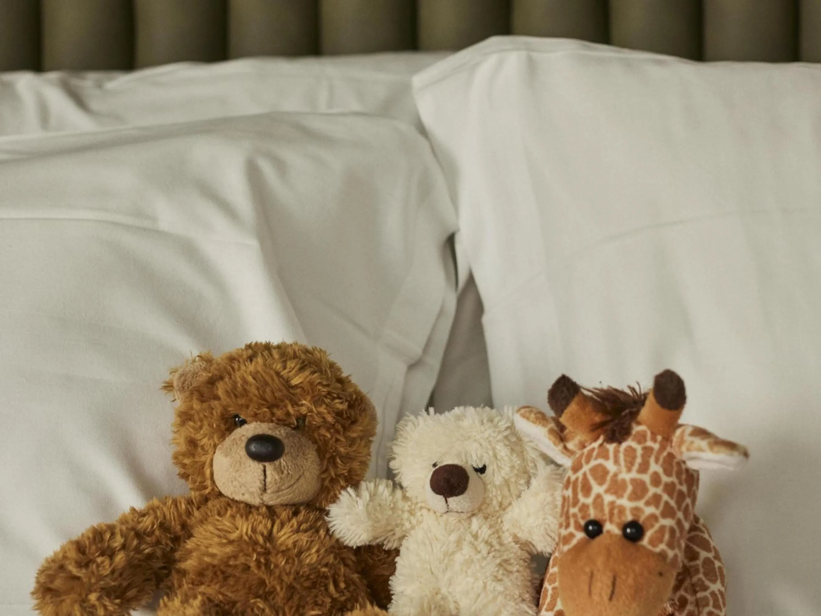 young children, Bed in Le Parchamp, a Tribute Portfolio Hotel, Paris Boulogne