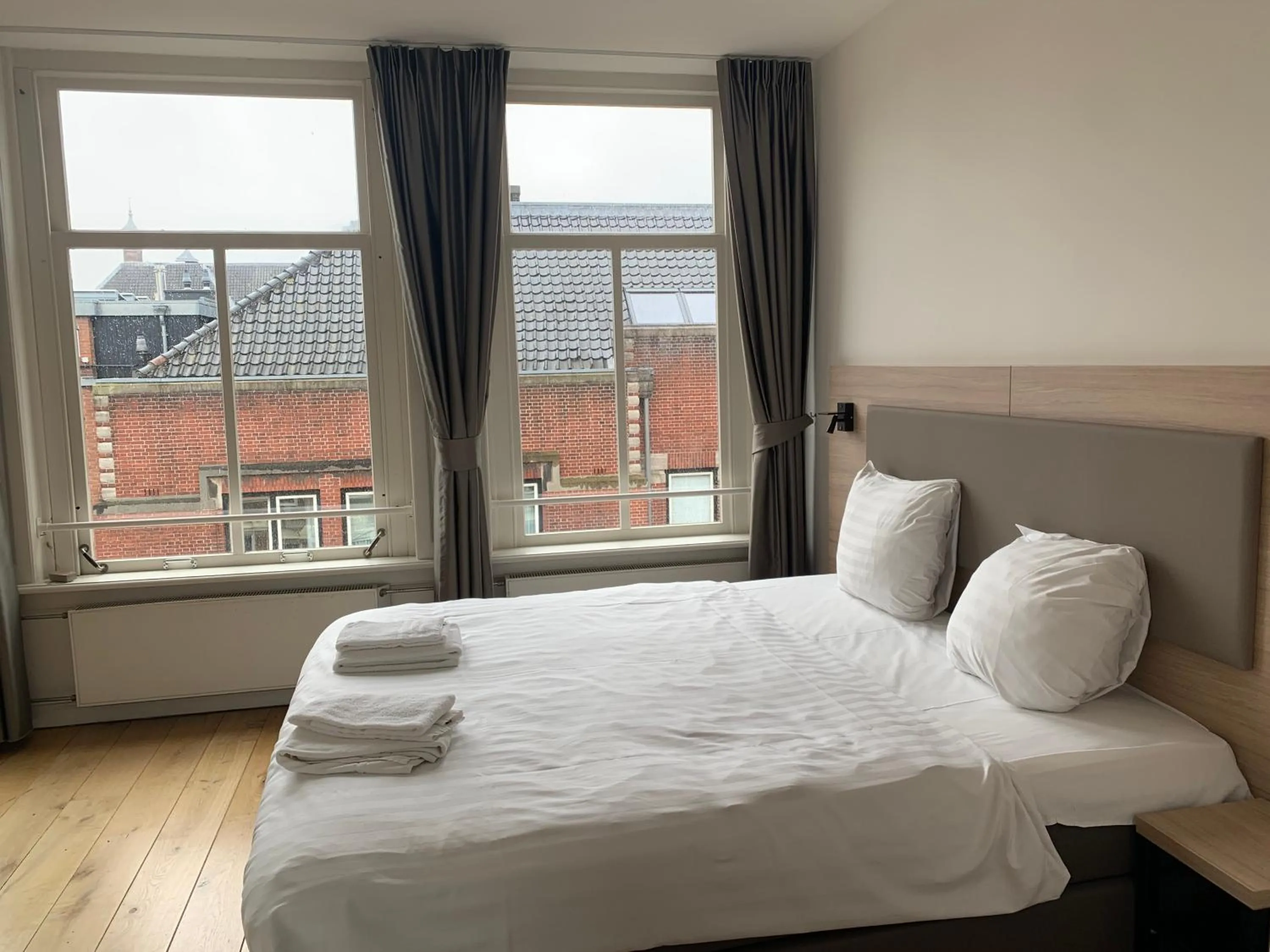 Bedroom, Bed in Plantage Hortus Apartments