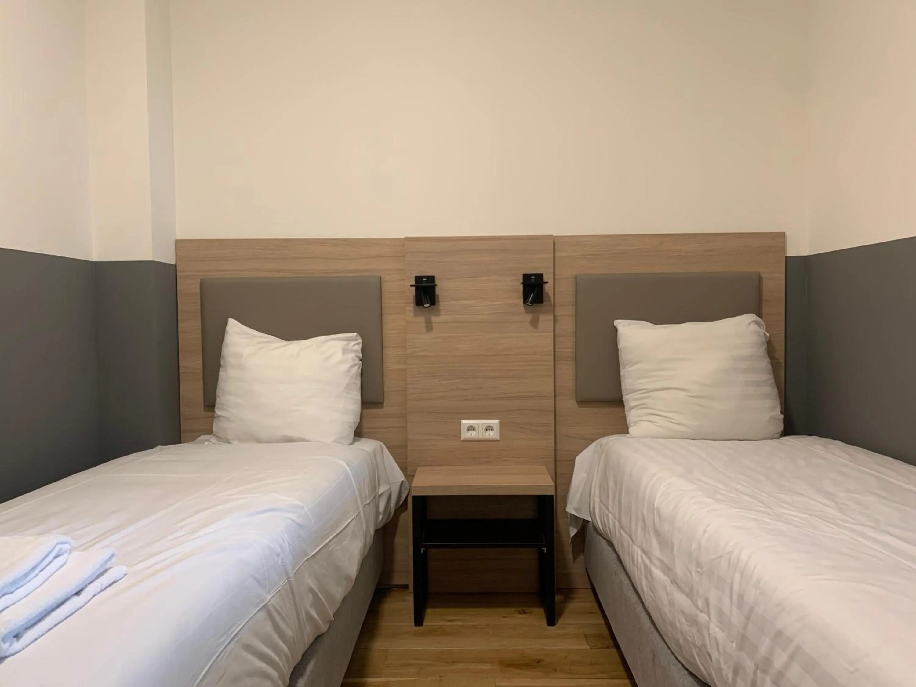 Bedroom, Bed in Plantage Hortus Apartments