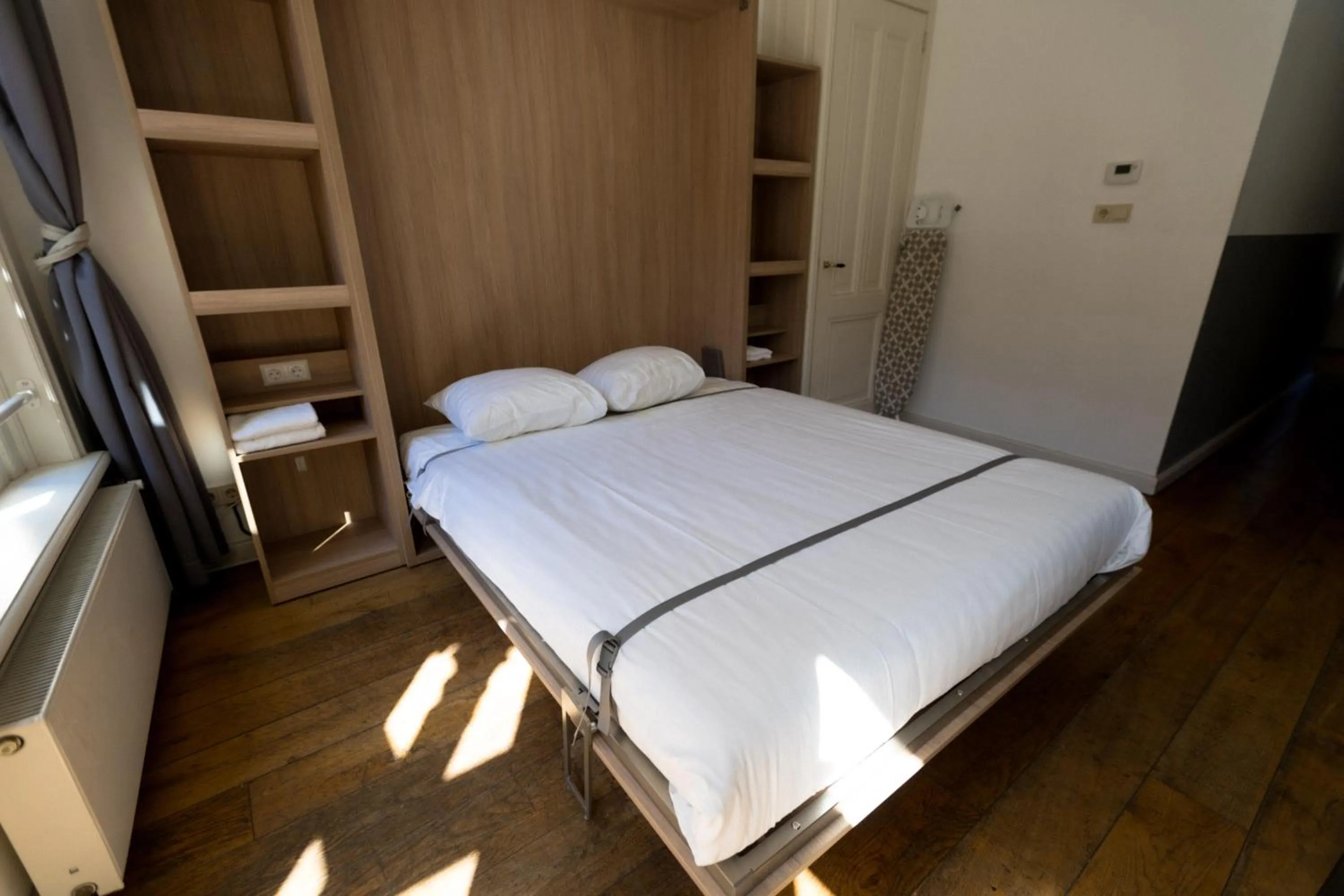 Living room, Bed in Plantage Hortus Apartments