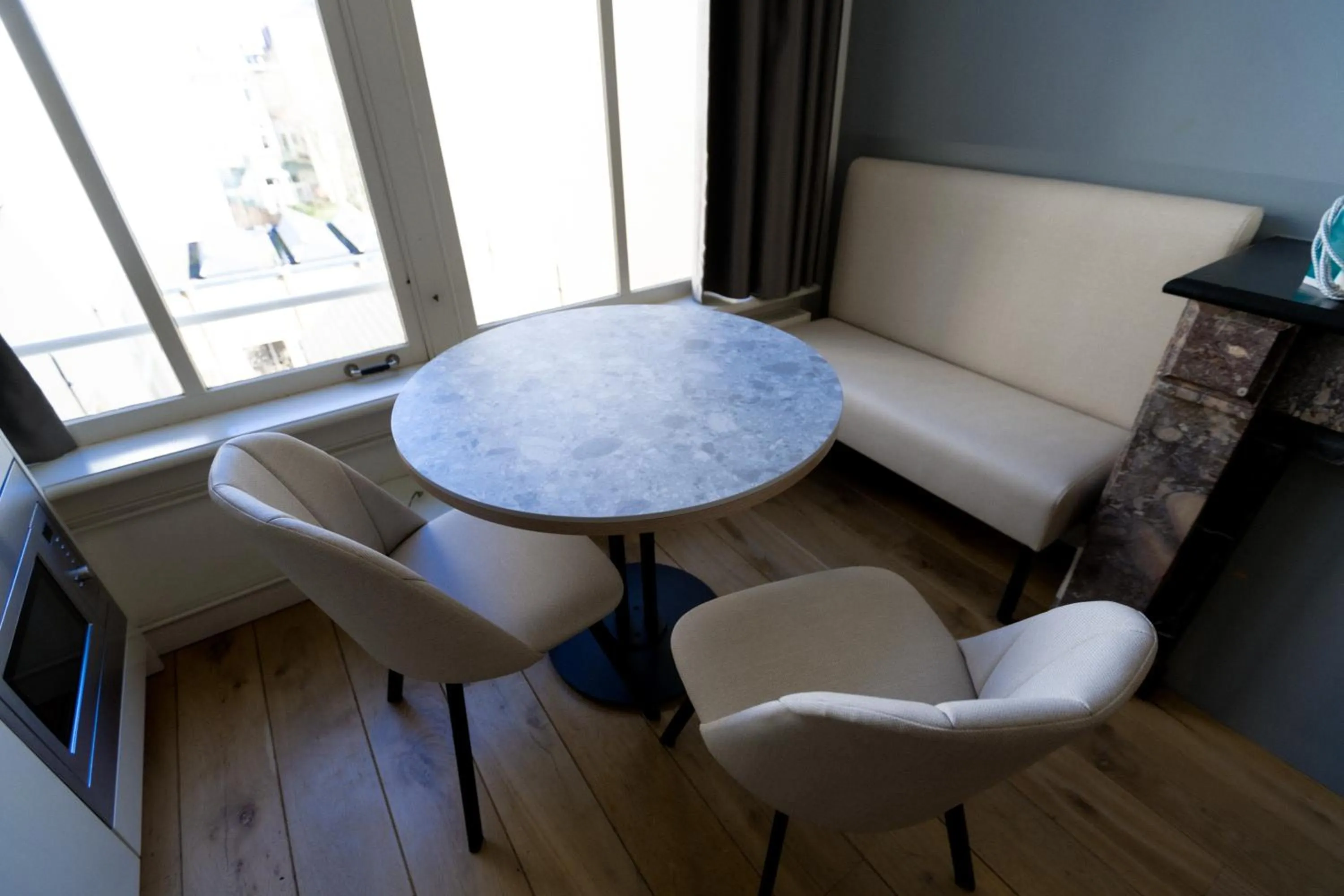 Dining area in Plantage Hortus Apartments