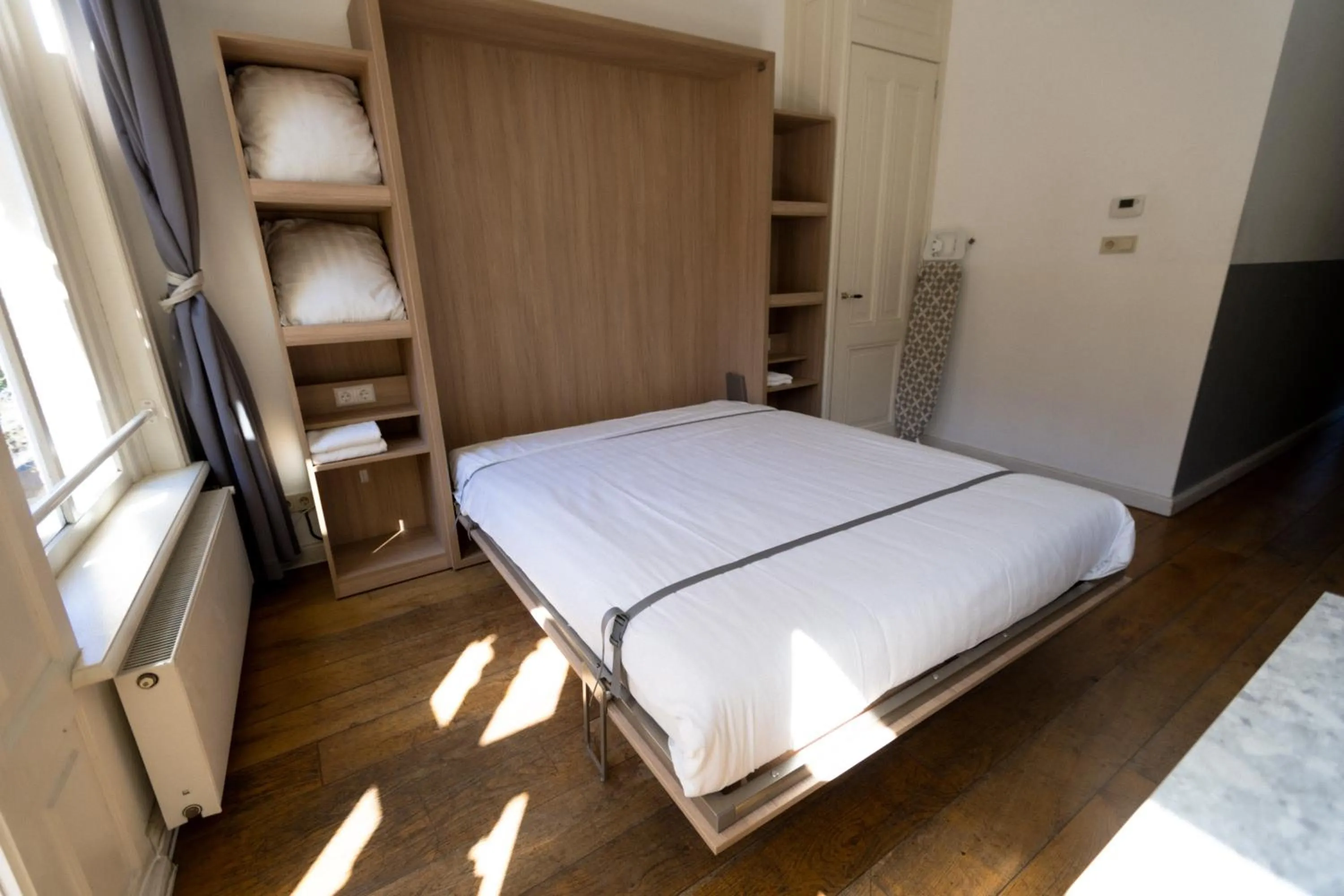 Living room, Bed in Plantage Hortus Apartments