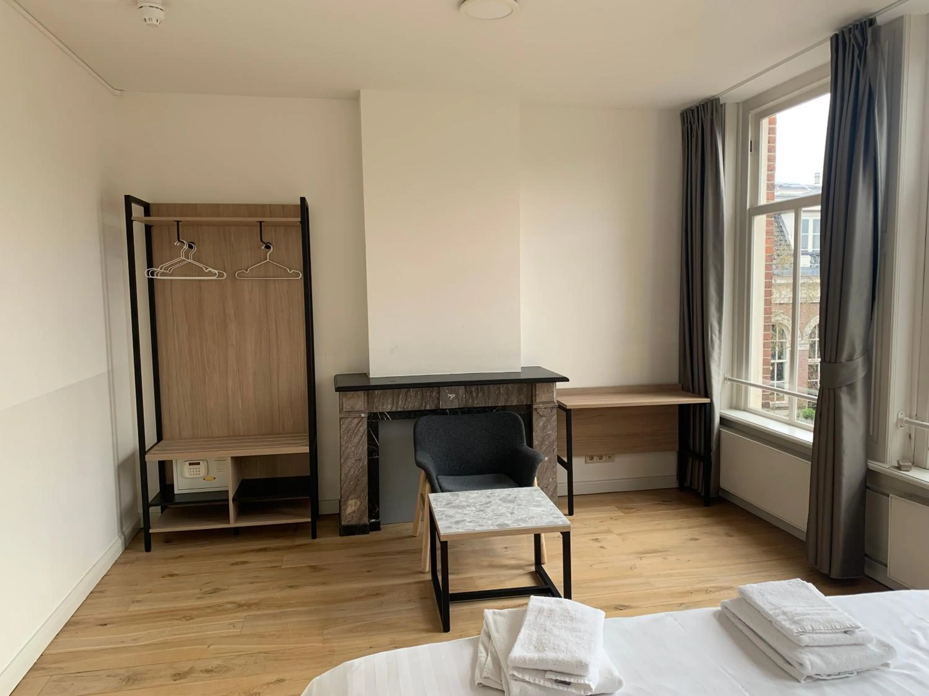 Bedroom, Bed in Plantage Hortus Apartments