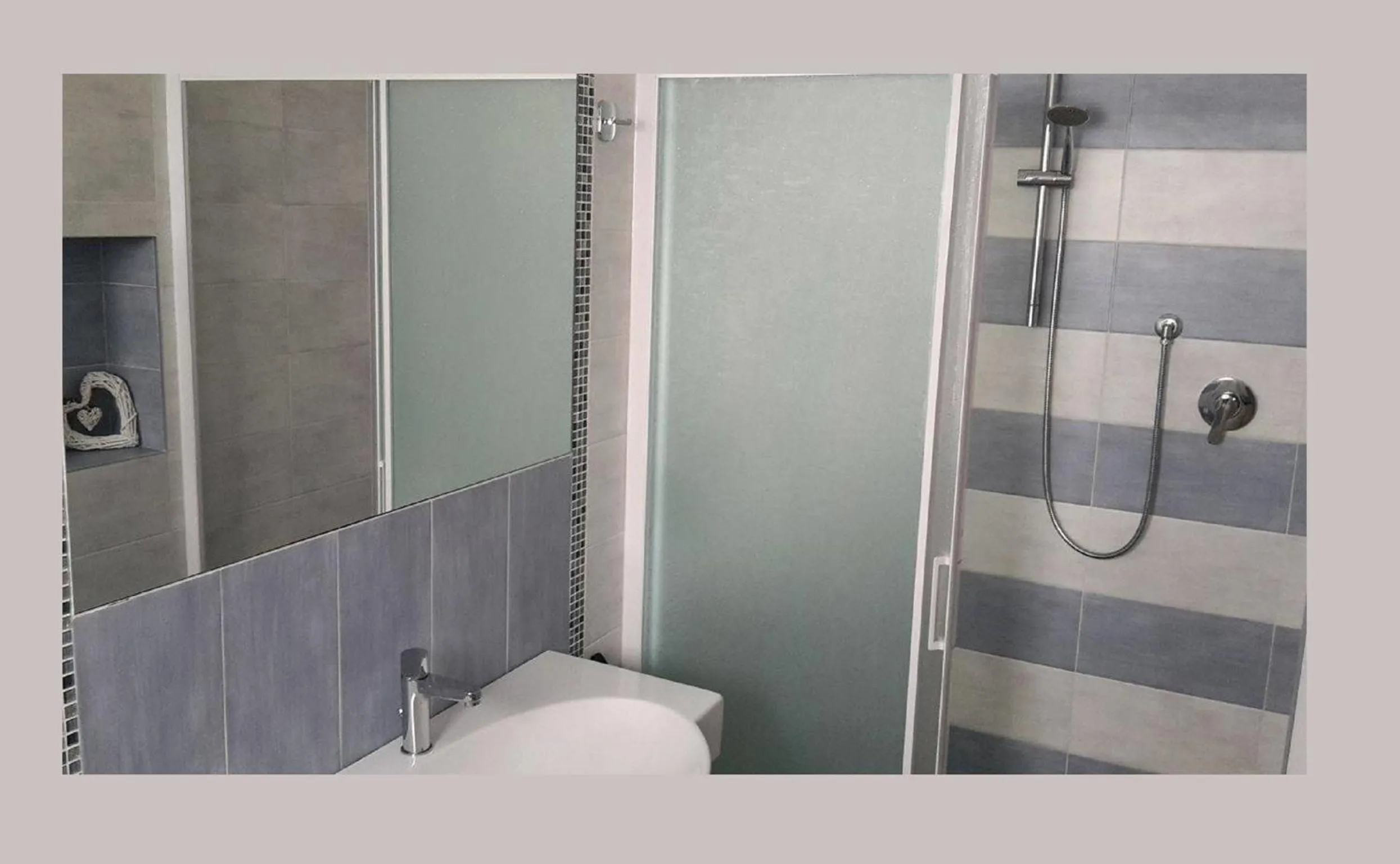 Bathroom in Hotel Arno