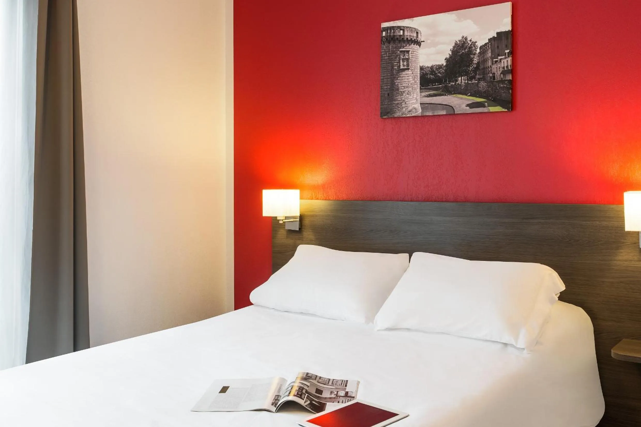 Bed in Aparthotel Adagio Access Nantes Viarme