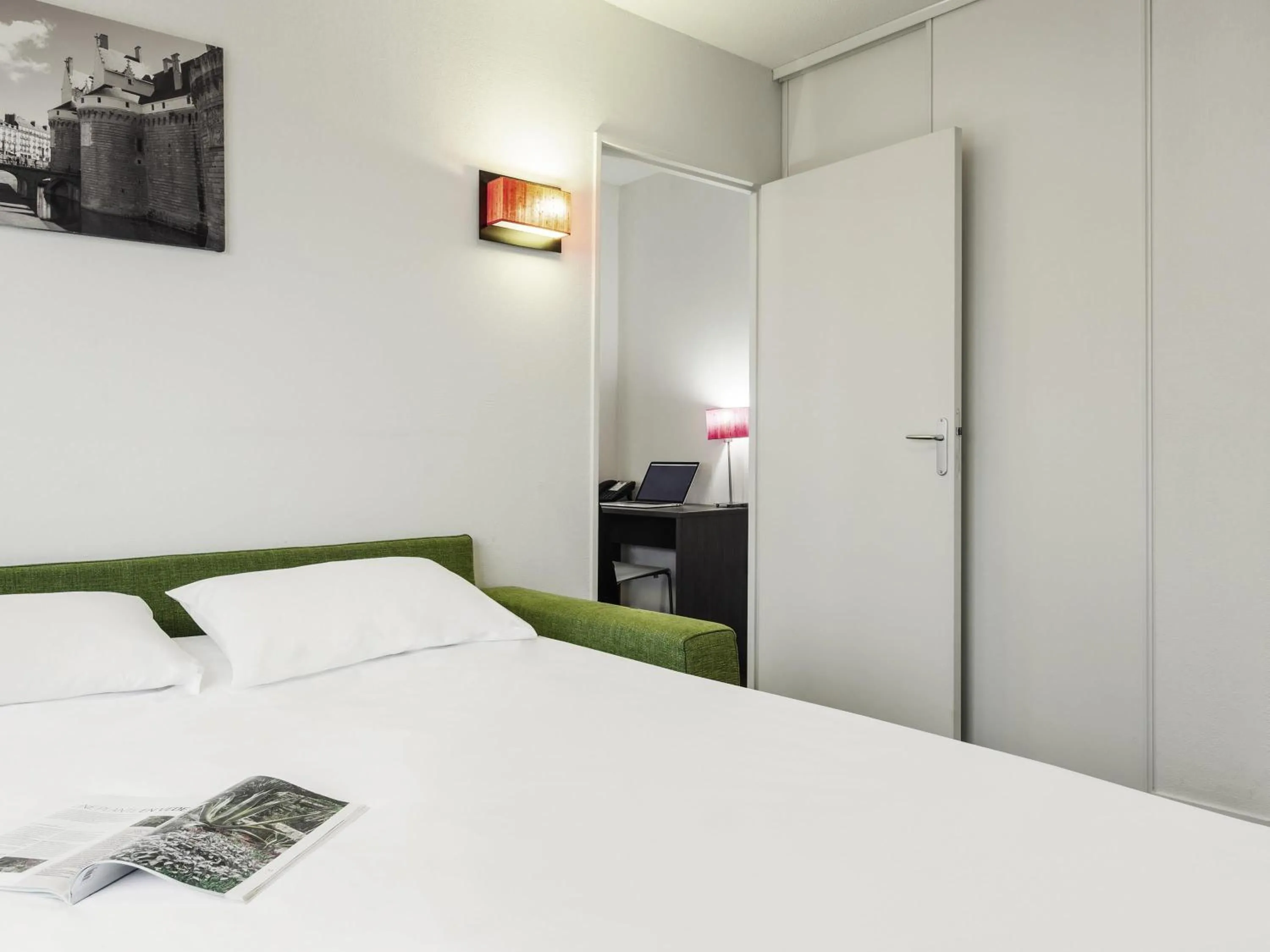 Bedroom, Bed in Aparthotel Adagio Access Nantes Viarme