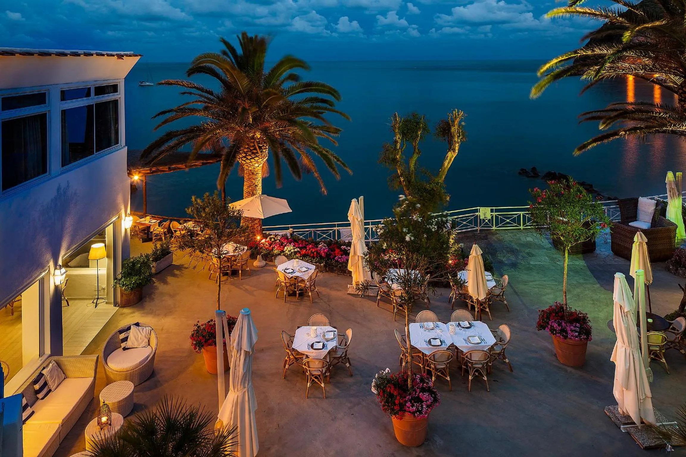 Restaurant/places to eat in Apollon Club & Thermal Spa