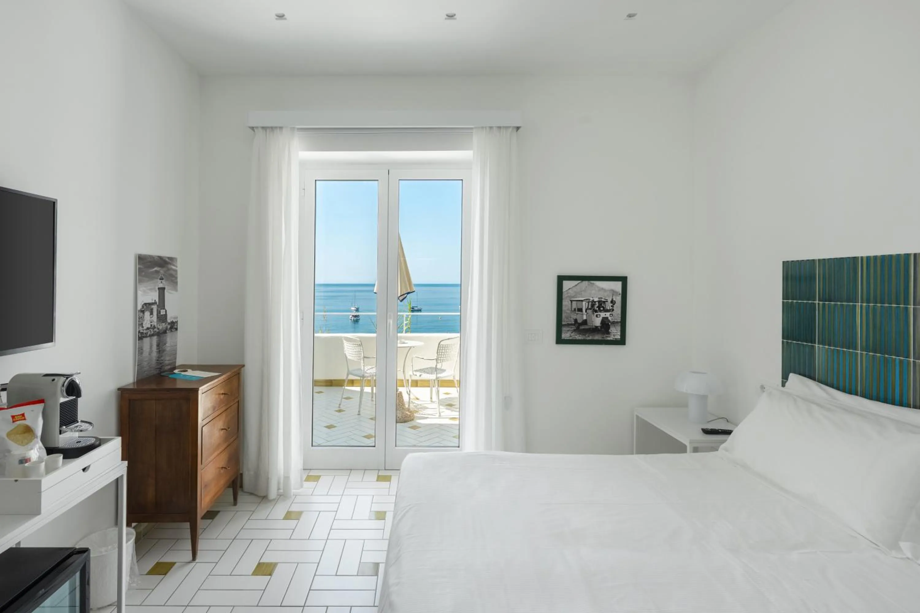 Balcony/Terrace, Bed in Apollon Club & Thermal Spa