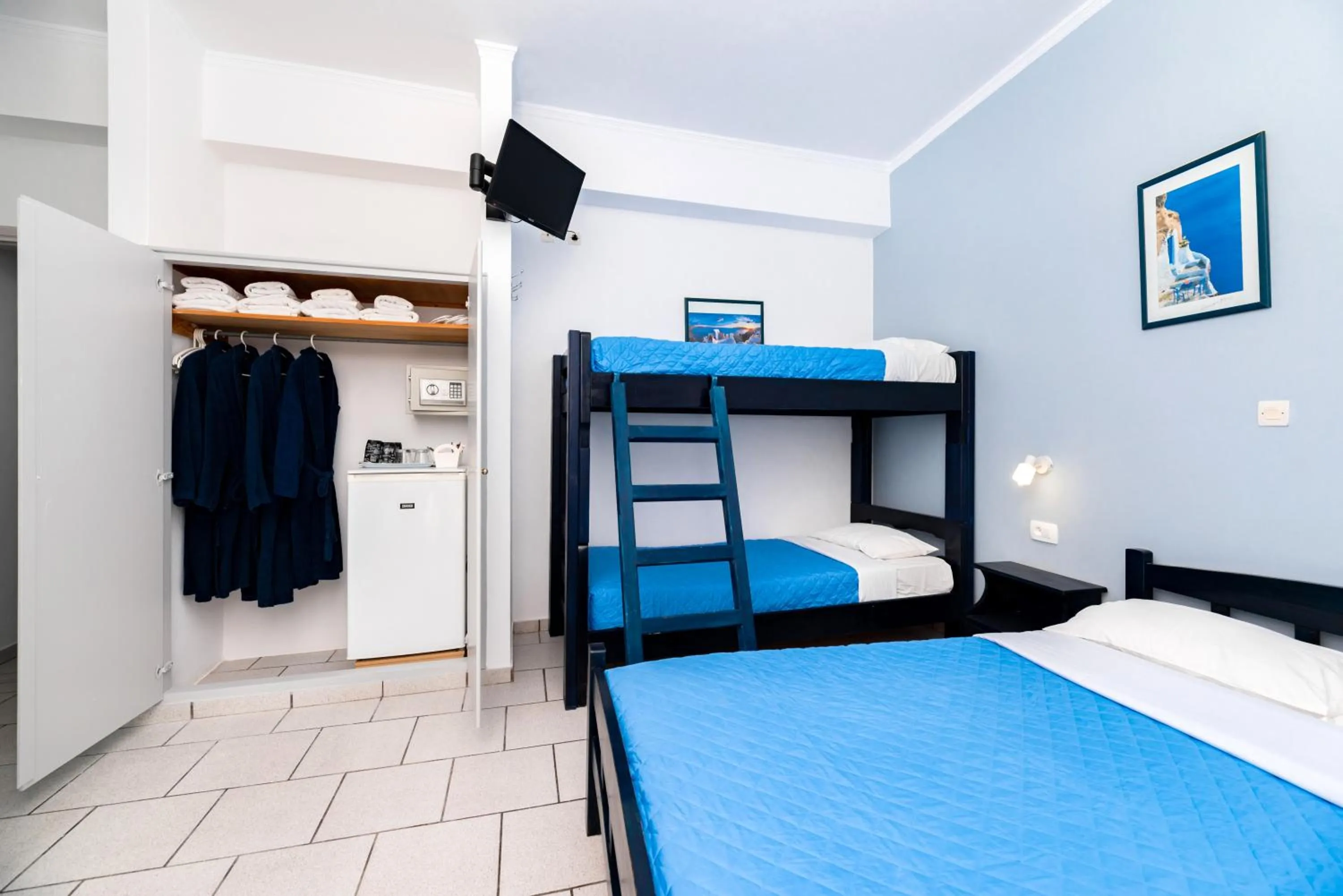 bunk bed, Bed in Fortuna Perissa