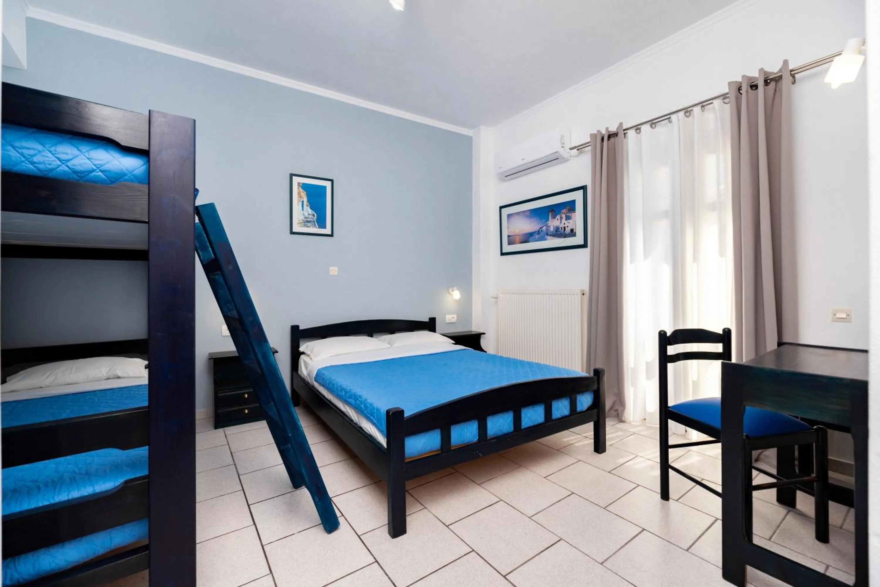 Photo of the whole room, Bed in Fortuna Perissa