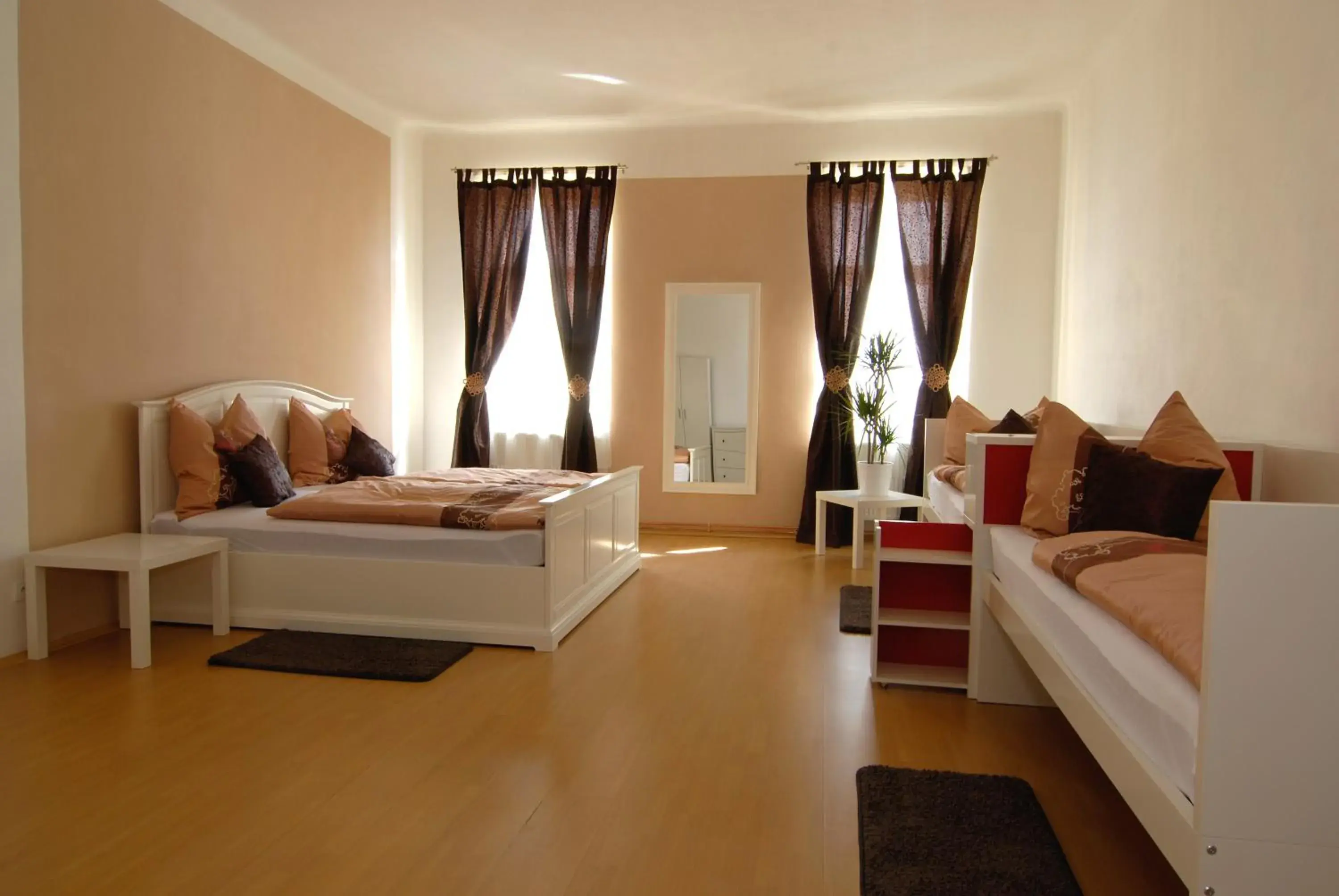 Quadruple Room with Shared Bathroom and Square View in Fontana Pizzeria - Pension Quadruple Room with Shared Bathroom and Square View in Fontana Pizzeria - Pension