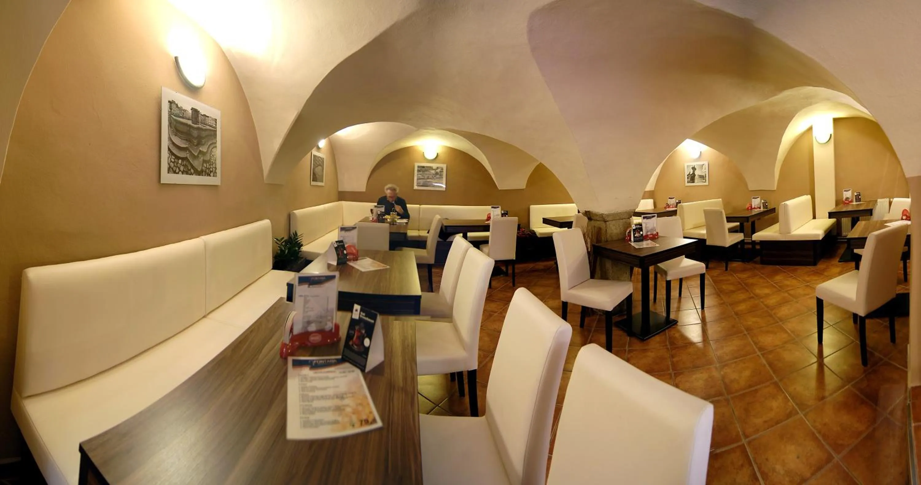 Fontana Pizzeria - Pension