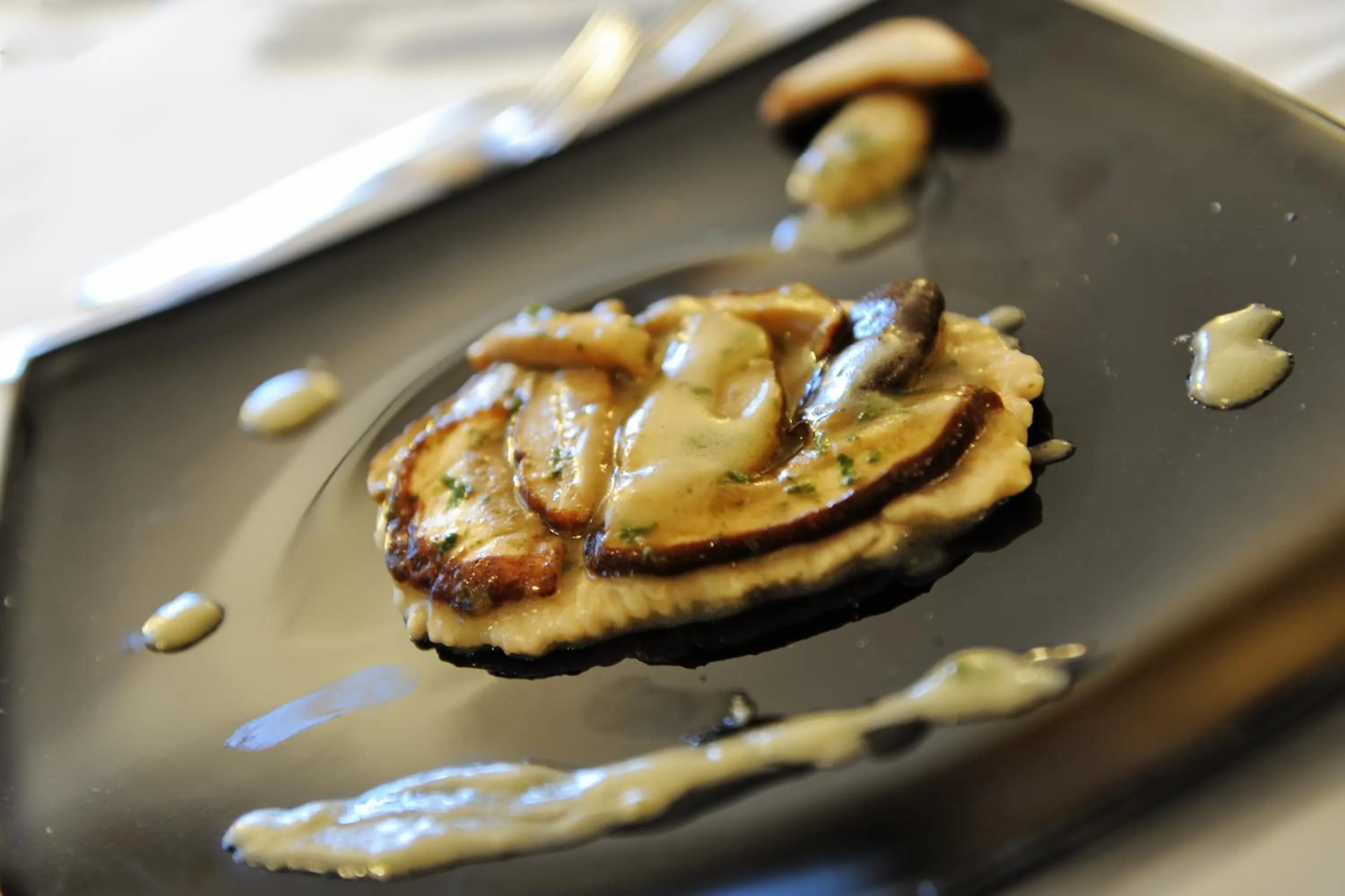 Restaurant/places to eat in Hotel Bertusi