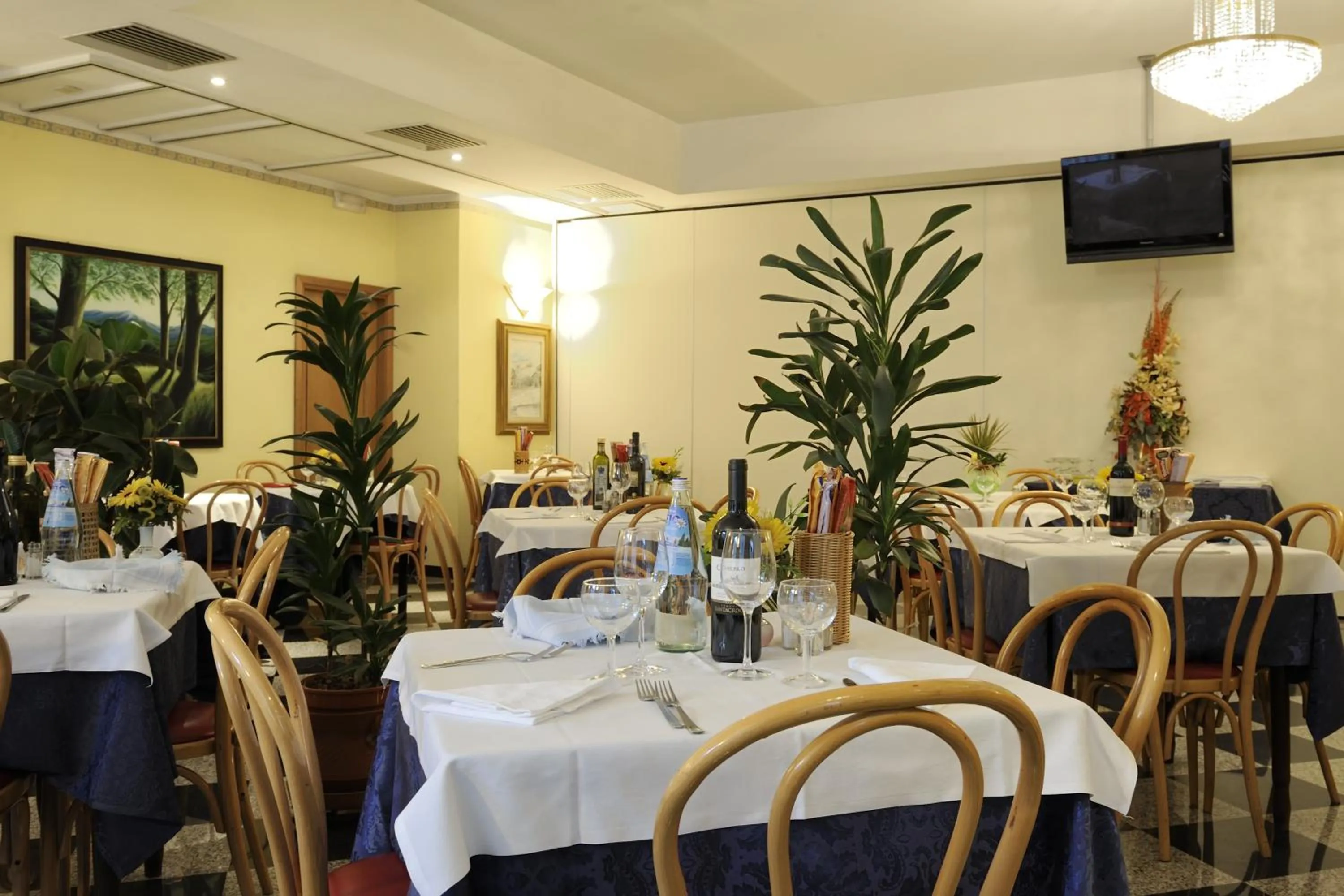 Restaurant/places to eat in Hotel Bertusi