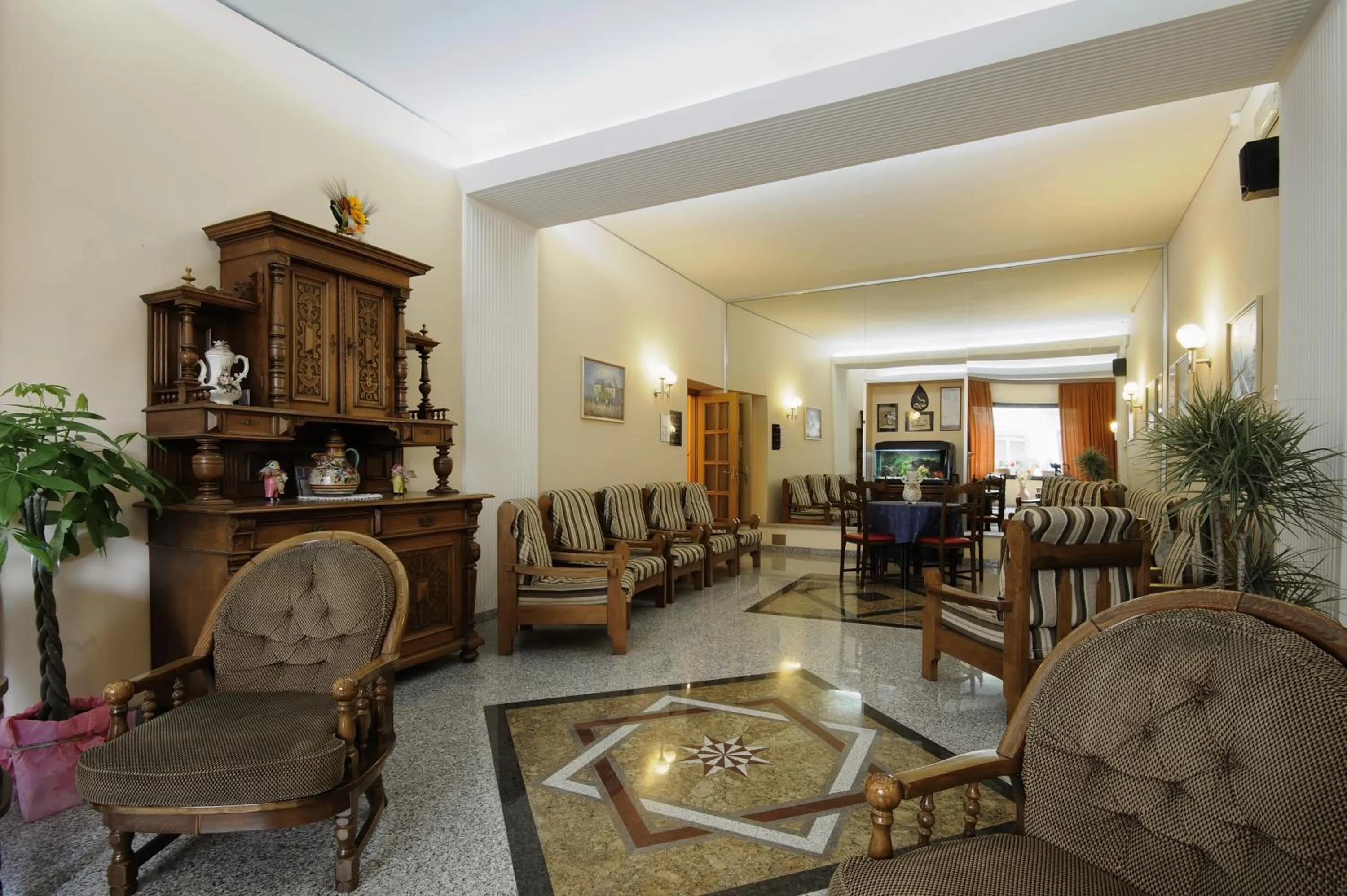 Restaurant/places to eat in Hotel Bertusi