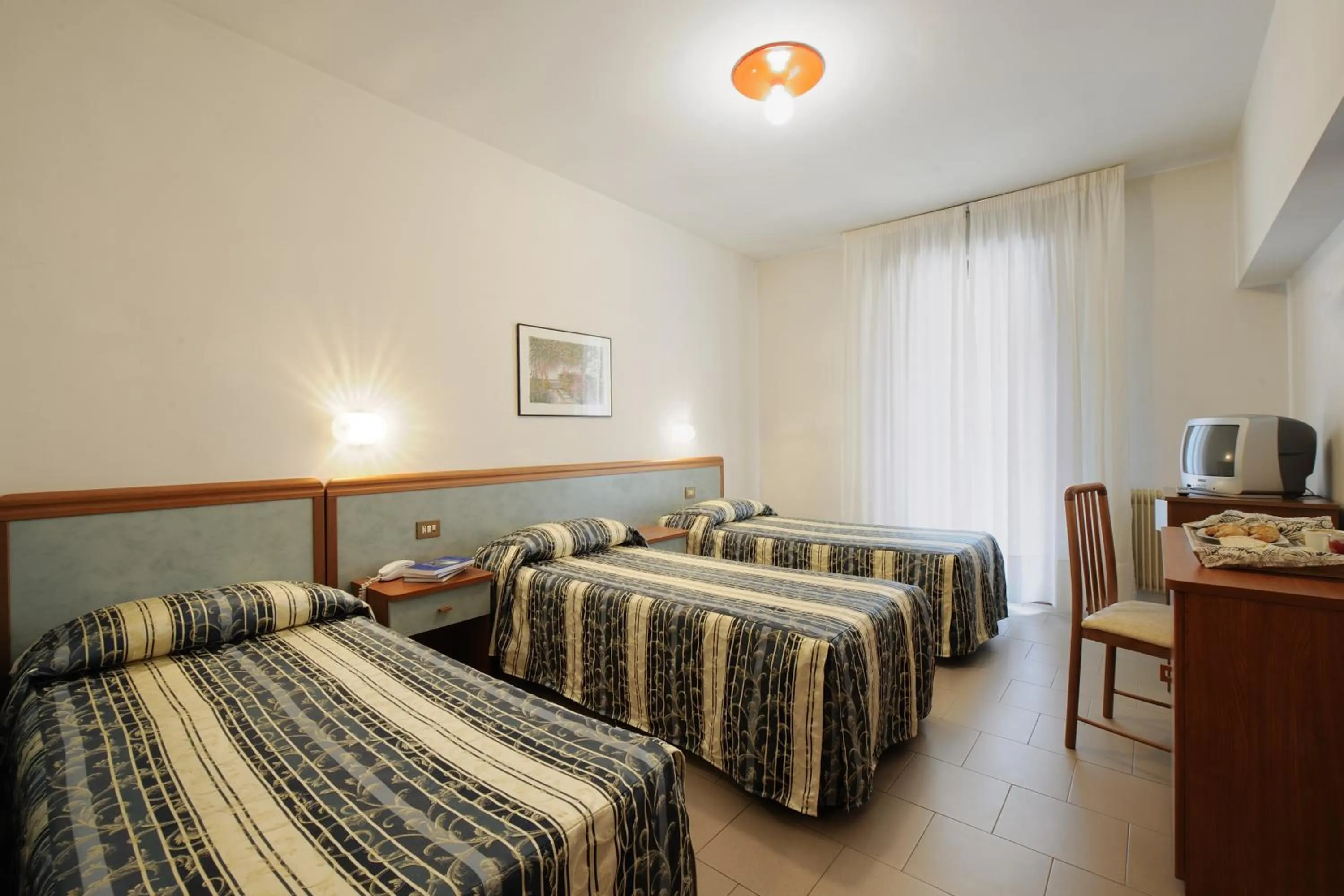 Bedroom, Bed in Hotel Bertusi