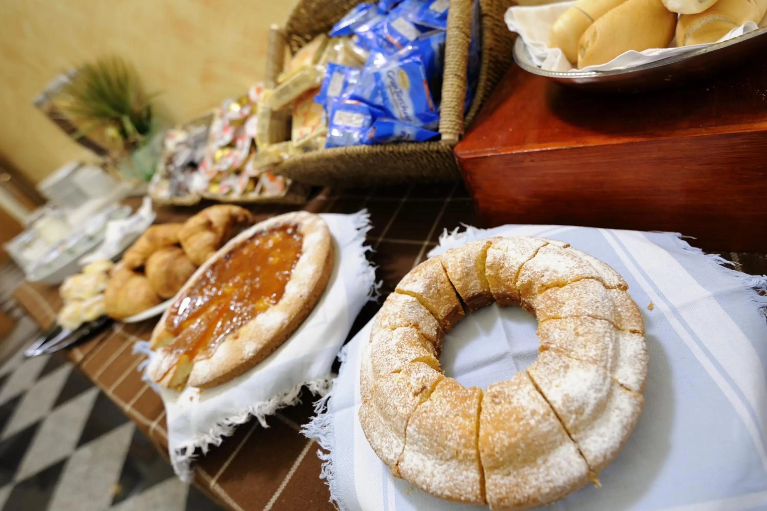 Restaurant/places to eat in Hotel Bertusi