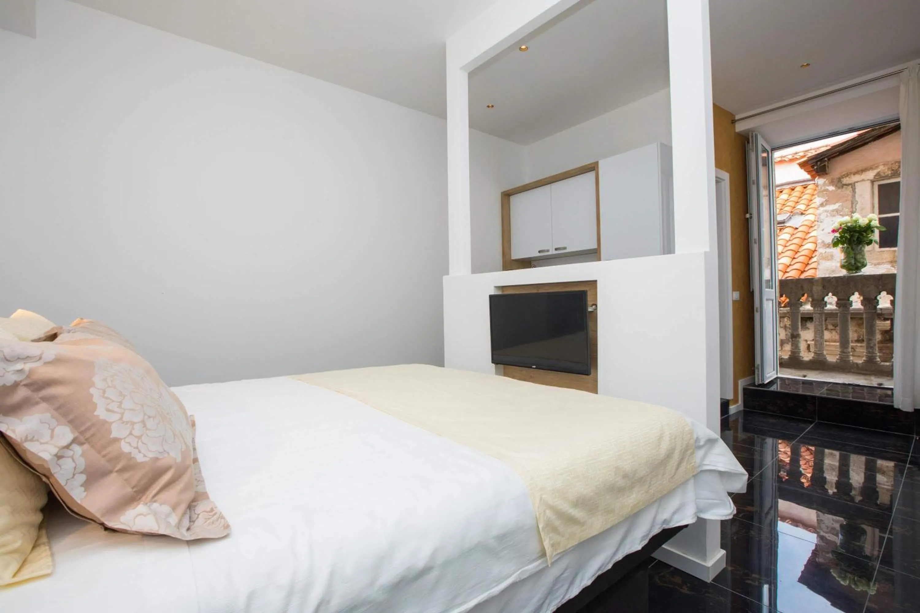 Bed in Soleil Luxury Rooms Old town