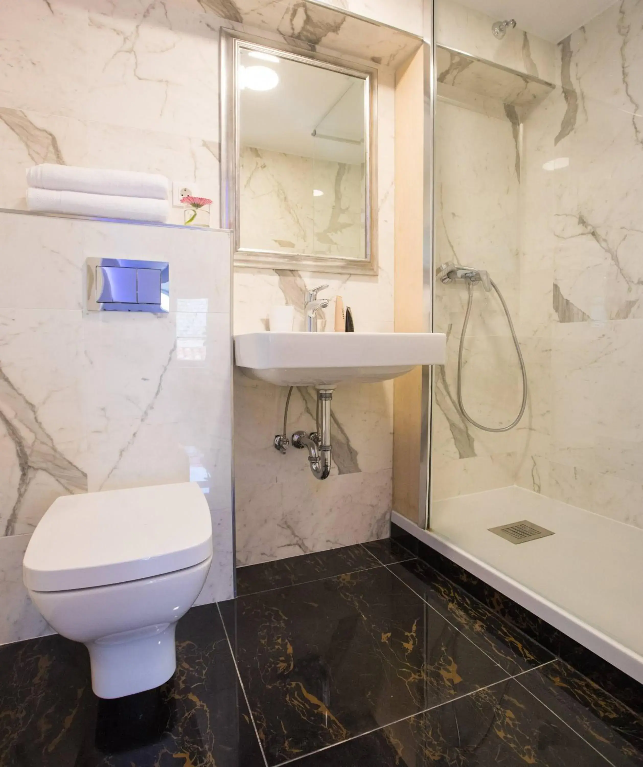 Deluxe Double or Twin Room in Soleil Luxury Rooms Old town Deluxe Double or Twin Room in Soleil Luxury Rooms Old town