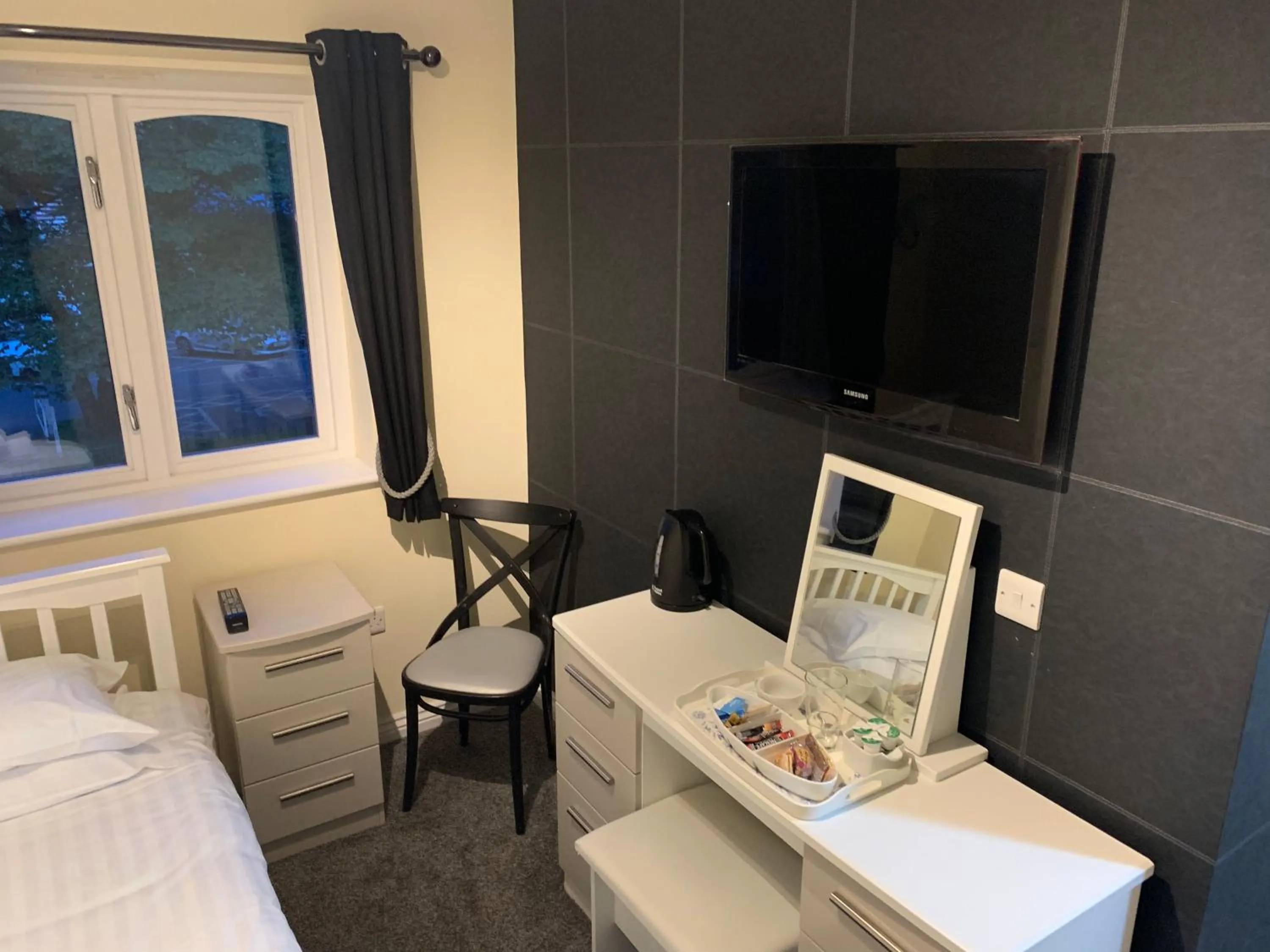 Bed in Lake Lounge Rooms