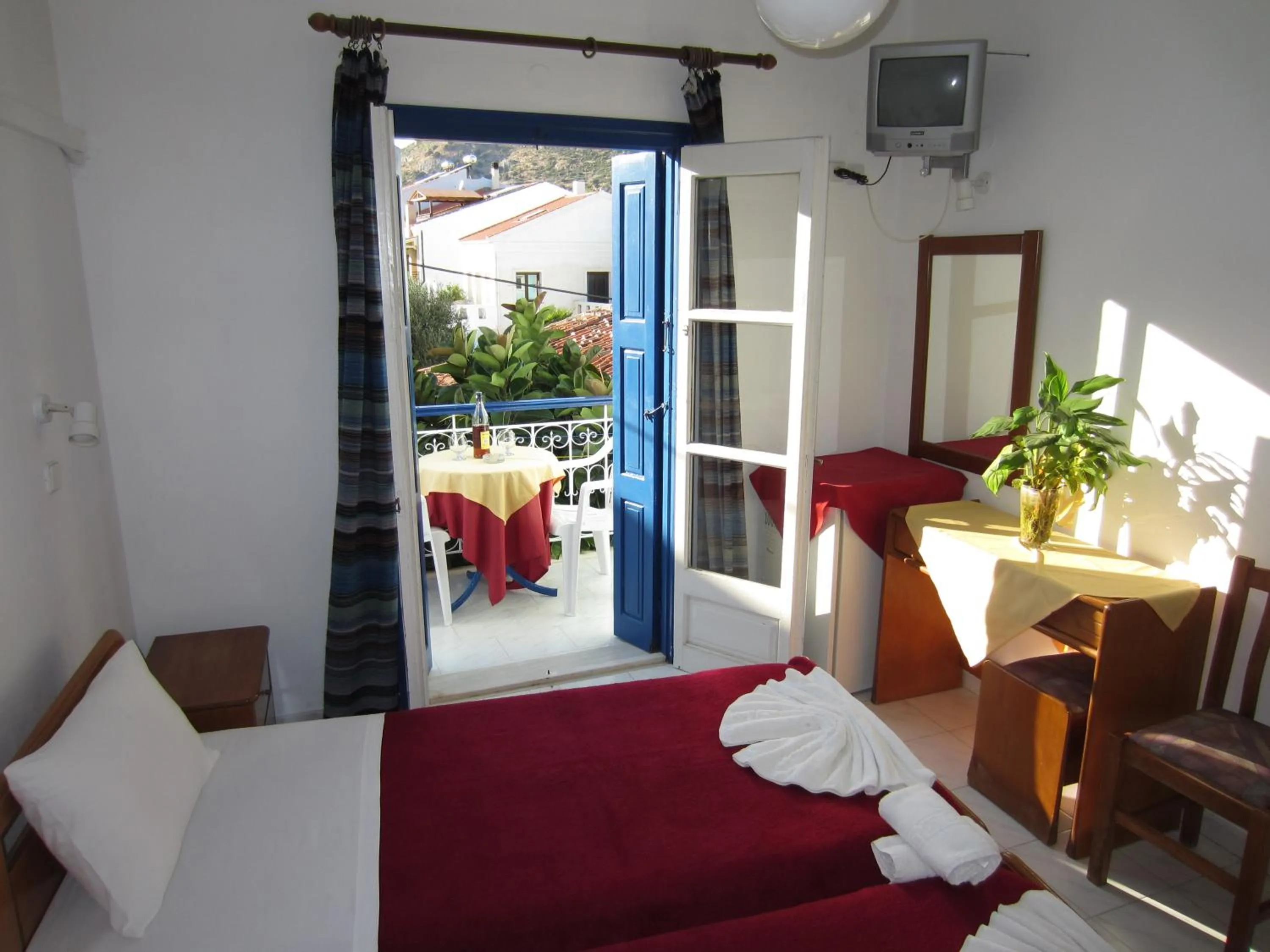 Photo of the whole room, Bed in Hotel Mariona