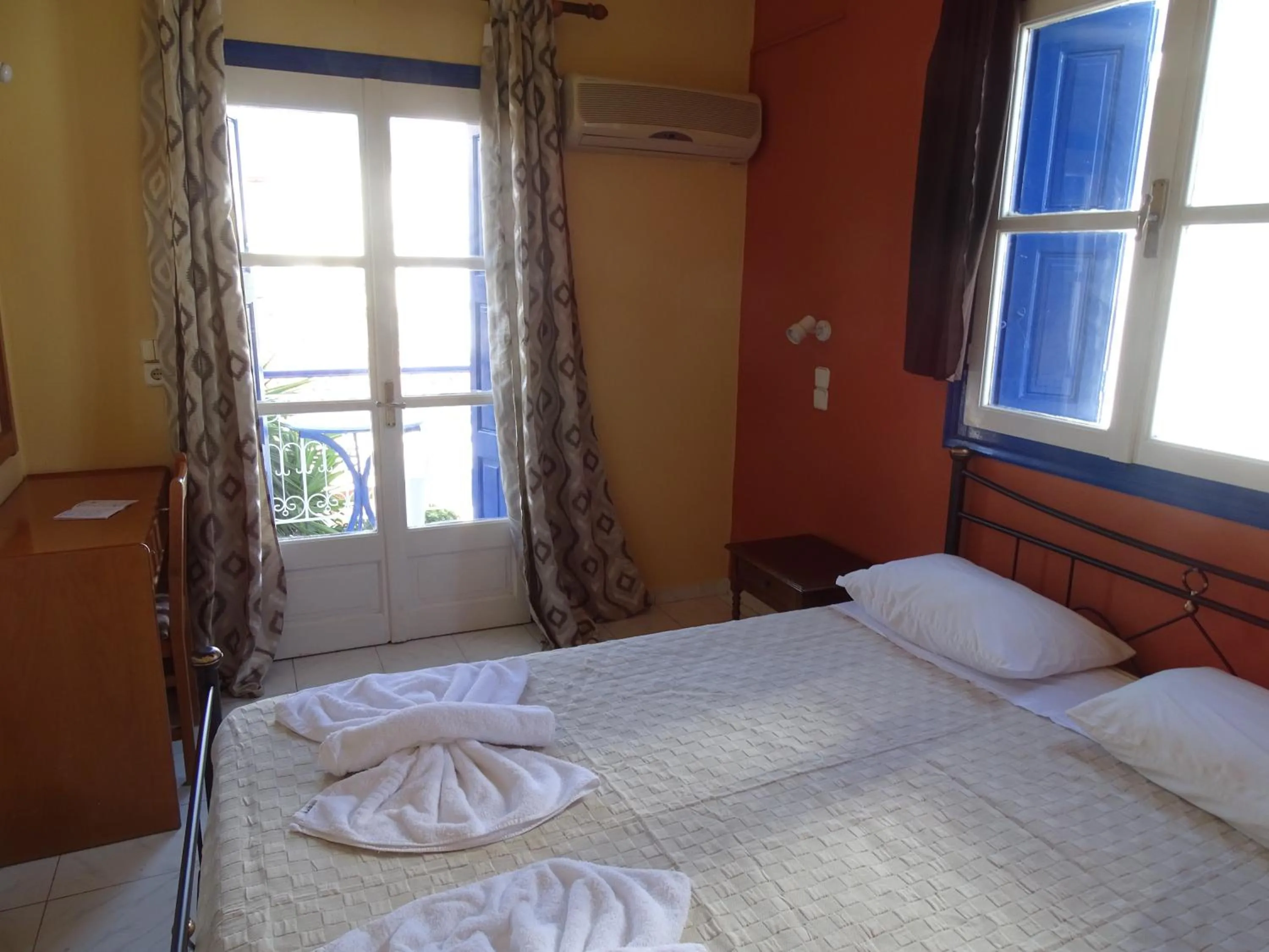 Photo of the whole room, Bed in Hotel Mariona