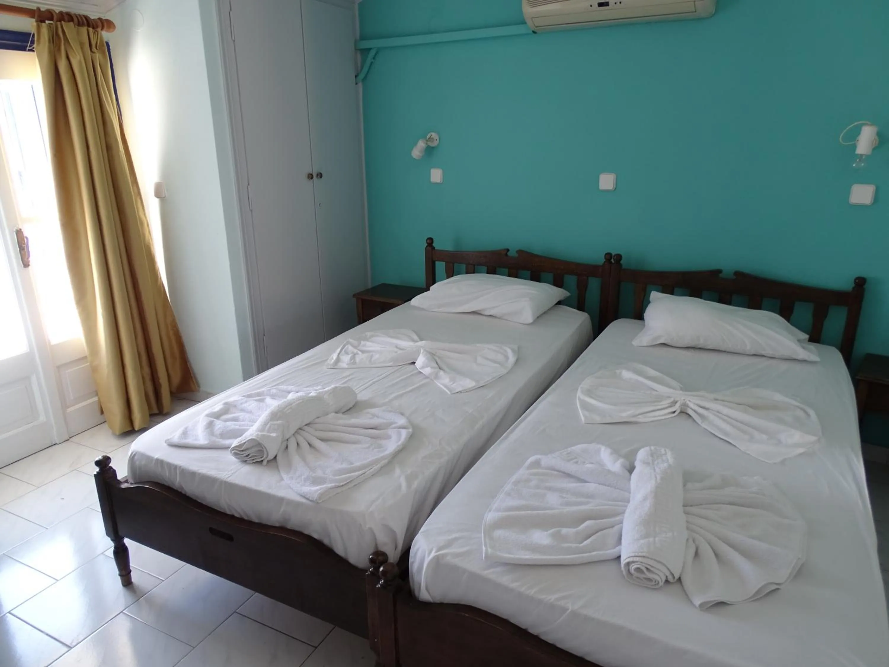 Photo of the whole room, Bed in Hotel Mariona